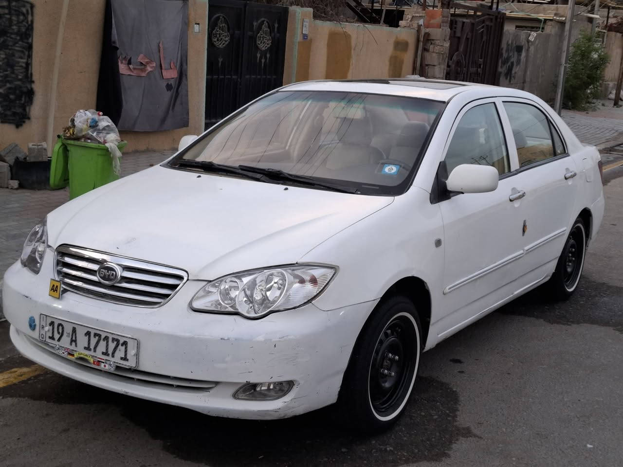 السلام عليكم
BYD.f3
السياره حلوه شوفت عينك.
بيه الجملخ الخلفي اليسر.
ولباقي كفله.
كير عادي. 
تخم تايرات جديد.
زوج مازدات وبك ليت جديد.
السعر58.وبيه مجال. 
حك الجيه.
المكان كربلاء. 
الرقم:***********.
