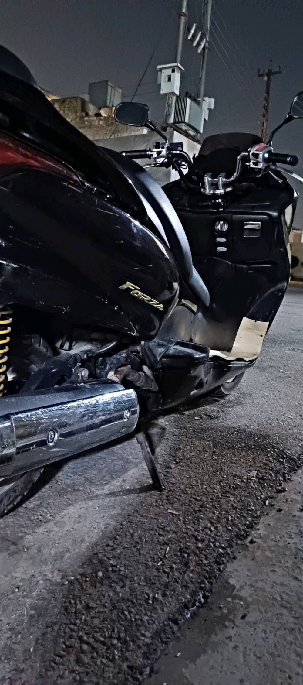 فورزة 08 محرك مفتوح مجفت جديد مشاكلهة كلج امامي فقط نضافة الكفرات 70 بل مية زوج تغيرات جديد دراجة كاملة من جميع النواحي نكرة سلف اوراق كاملة منفيس 
العنوان بغداد الشعب 
سعر خاص متواجد ماسنجر و واتساب 
***********