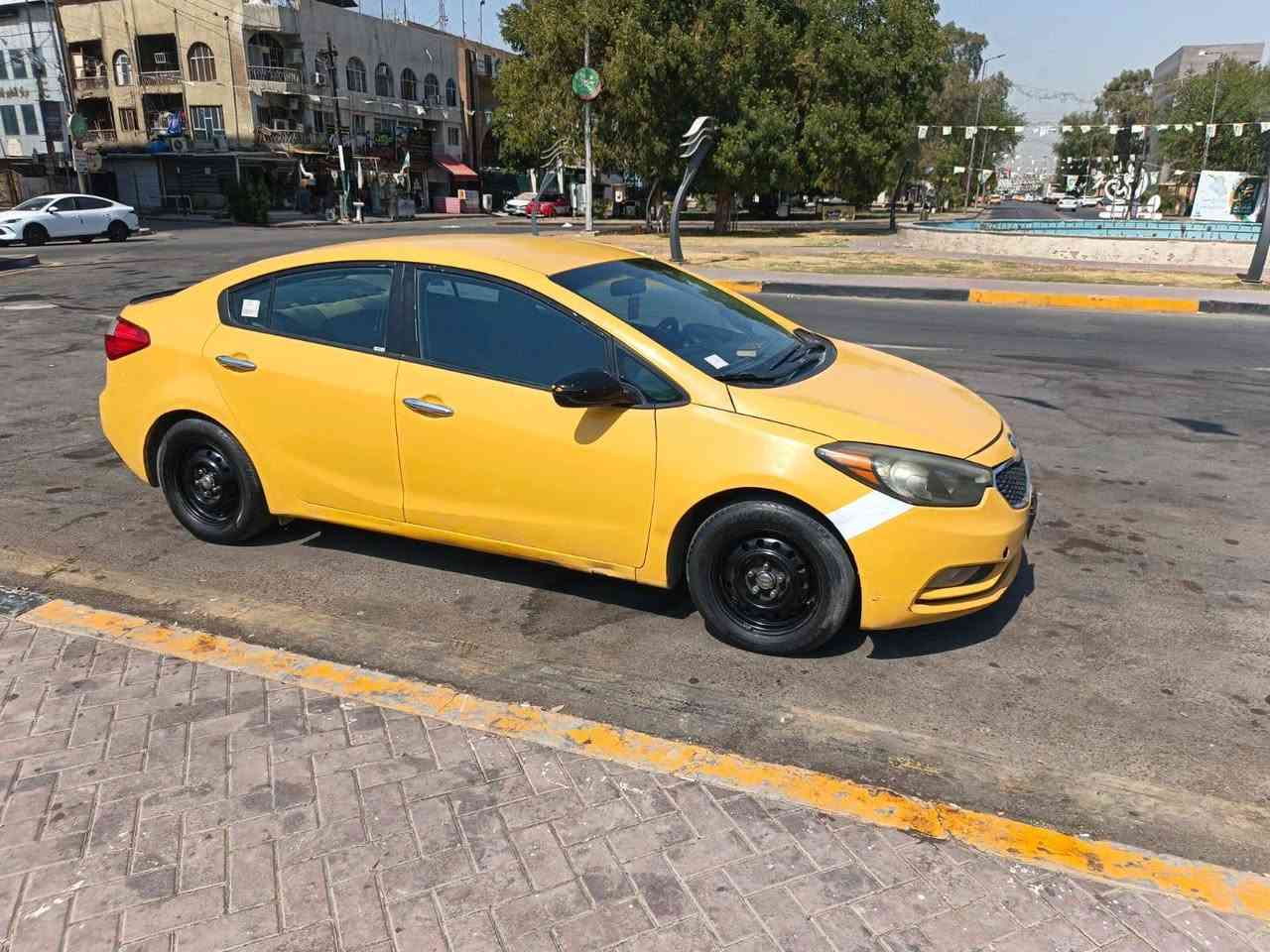 السلام عليكم كيا فورتي للبيع 2014
بيه بنيد مبدل وجاملغ مصلح نفسه يعني قطعه وحده مبدل 
كيرهاا مكفول المكينه بيه تبخير بدون تنقيص المكينه كلش ناعمه وحلوه 
تبريده ثلج السياره صبغه وحده حلوه وبدون معجون 
رقم بغداد الجديد 
مكان السيارة بغداد  #سعرها 86 وبيه مجال للشراي 
*********** للاتصال 
*********** وات ساب

