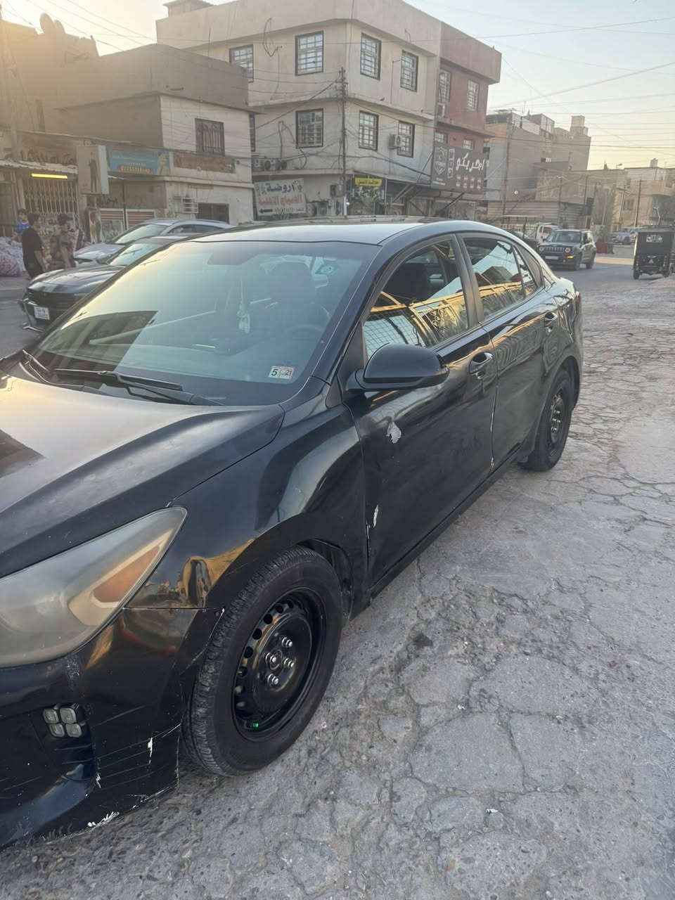 السلام عليكم
كيا ريو ٢٠١٩ 

سياره حلوه وجديده 

رقم بابل معوقين بأسم مره بكربلاء ماعدها اي مشكله بالتحويل او الوكاله وهيه بعدلها ٦ اشهر تصير حره 

حادثها جاملغ وبنيد نفسهن مصلحات 

وهنا باب السايق مصبوغ 

مكان السياره بغداد 
***********
