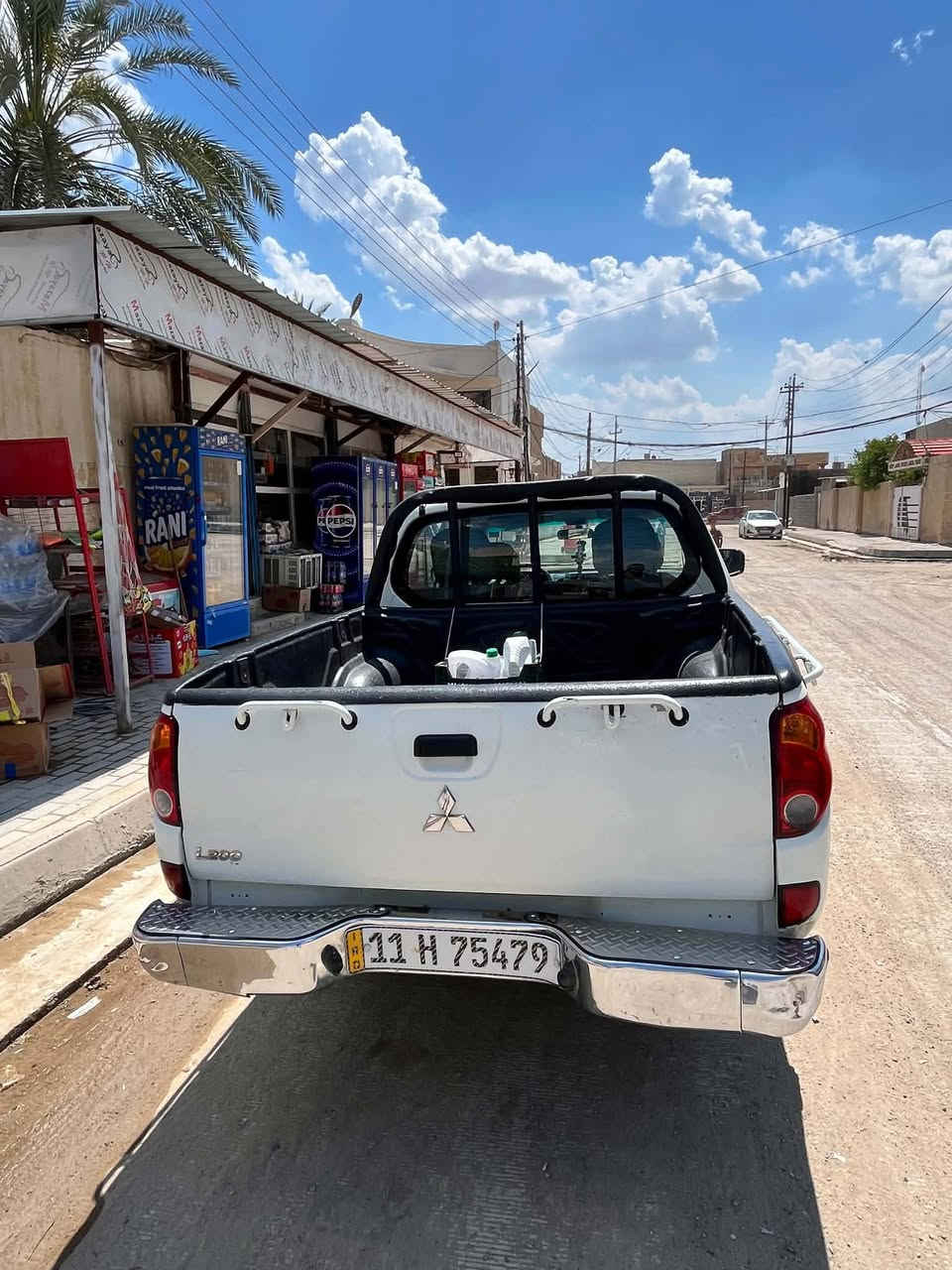 سيارة مسيوبشي دبل قمارة كلين رقم بغداد موديل 15 فور ويل سيارة عالشركة بيع او مراوس سنتافيا موديل 11او12 سعر البيع 153 وبيهة مجال بسيط العنوان ديالى ***********
