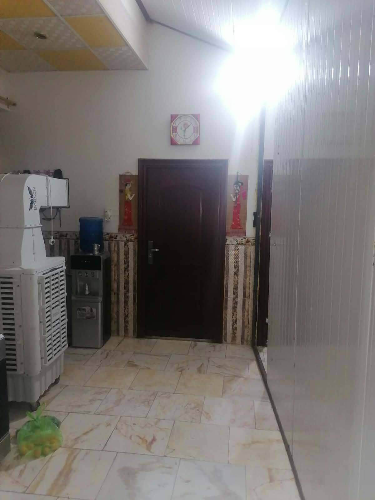 بيت للبيع طابو زراعي مساحة 145 متر 
طابقين الطابق الاول (صاله+ استقبال+2 غرف نوم + مطبخ+ مناور 2+ صحيات 
الطابق الثاني
(2 غرف نوم + صحيات) 
الأساس والسقف صب كونكريت 
البناء طابوق 
الموقع مجمع سادة الحبوبي شارع المطار القديم فرع صيدلية الالفه 
السعر 60وبي مجال 
للأستفسار *********** النجف, العراق

