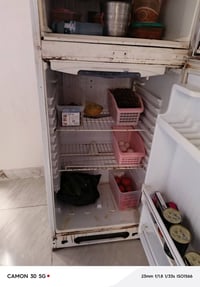 ثلاجة • للبيع • بها مجال