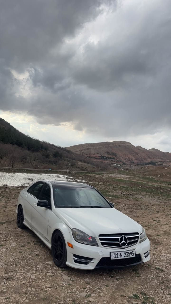 Mercedes-Benz C300 2012 
-------------------------------------
#السعر  : 107$ وبيهة مجال بسيط

#رقم الهاتف :***********

#رقم السيارة : بغداد 11 

مكان السيارة : بغداد / الحرية
-------------------------------------
السلام عليكم 
 للبيع  مارسيدس C300  موديل 2012 رقم بغداد السيارة وارد امريكي حادثهة بلدوسه وموجودة صور الحادث وبلعراق مبدله بيهة قطع اصليه نفس اللون ابيعهة حزام بدون لاشواصي ولا لغود السيارة كلش حلوه وناصبه وقوية ومستعجل علبيع
تفاصيل سيارة :
 1- السيارة عليهة اضافة سبايدر R ستايل + شفقة
ومغلف القمارة اسود اصلي حراري  وعندي صورهة قبل التغليف 
2_محرك 6 سلندر  حجم 3000 تنفس طبيعي المرغوب+كير  مكفولات ⁦⚔️⁩
3_تبريد قطعتين+❄️⁩
4_كروز سرعة🔒 
5_ داخل اسود جلد⚔️⁩
6_مراية داخلية+جانبة عاكسة ⁦🔍
7_تحكم ستيرن ⁦⚔️⁩
8_لايت زنون 
9_انظمة قيادة  +سبورت + طبيعي 
10_انارة ترحيب💡 خارجية وداخلية ⁦⚔️⁩
11_شاشة اعطال
12ستيرن كهرباء  + تحكمات 
13_ويل 18 AMG اصلي
14_فتحة سقف 
15-كشنات كهرباء ذاكرة 
16- شاشه وكامرة وسماعات هارمن كاردن 🎧
17- السيارة وياهة تخم كامل بردات تفصال معتم ‎100‎%‎100

 ------------------------------- بغداد, العراق

