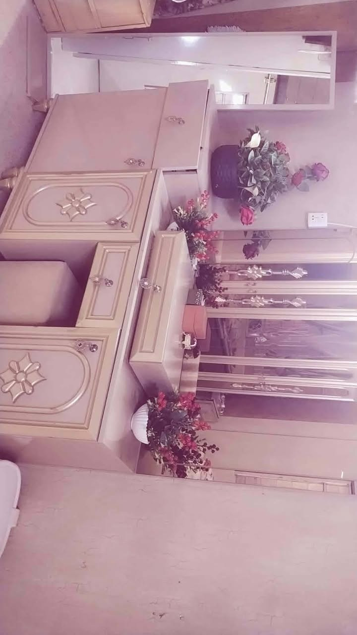 غرفة نوم تركيا اخو الجديد
السعر 800وبيها مجال

للتواصل عبر الوتساب ***********

