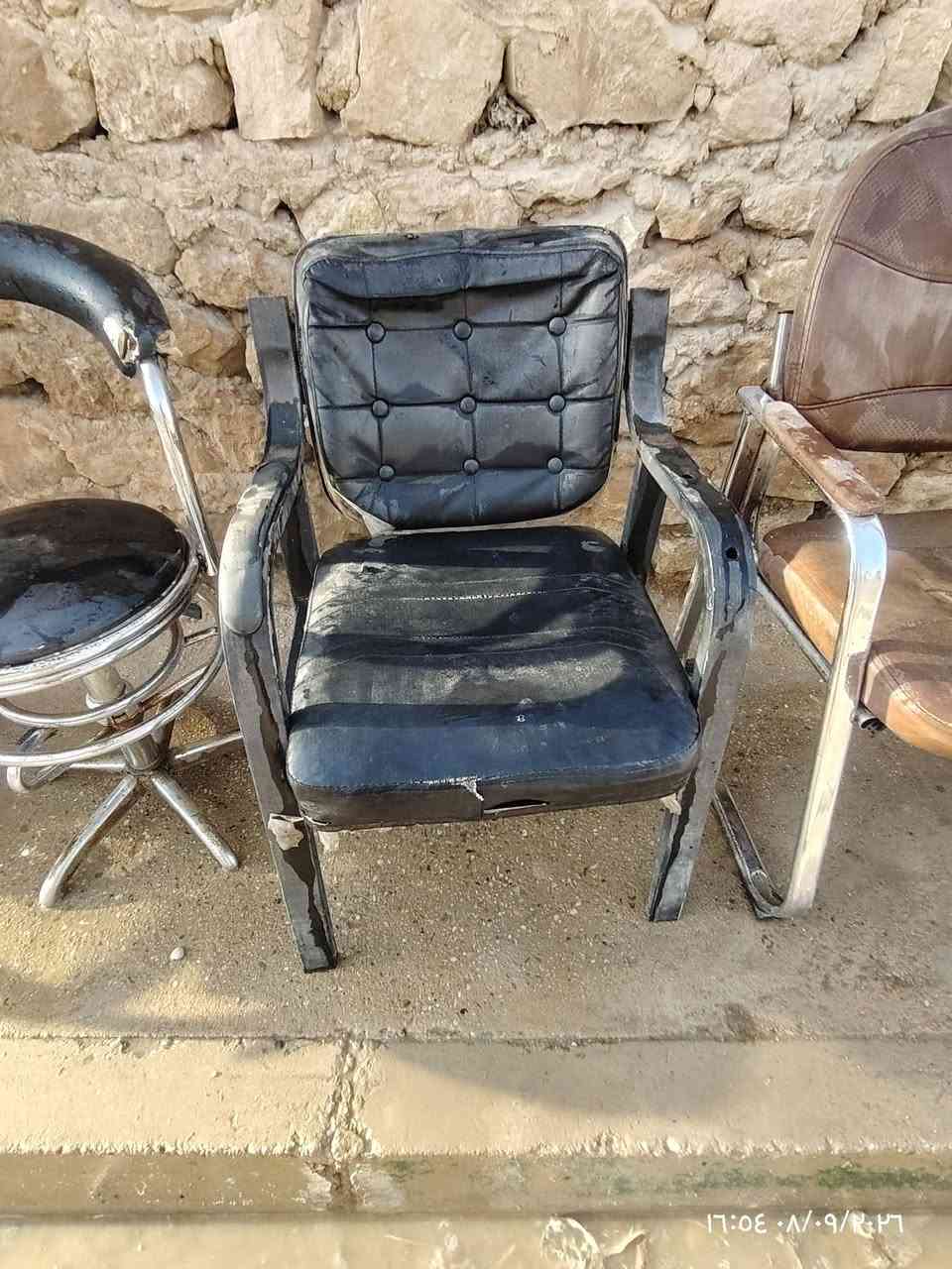 ***********
