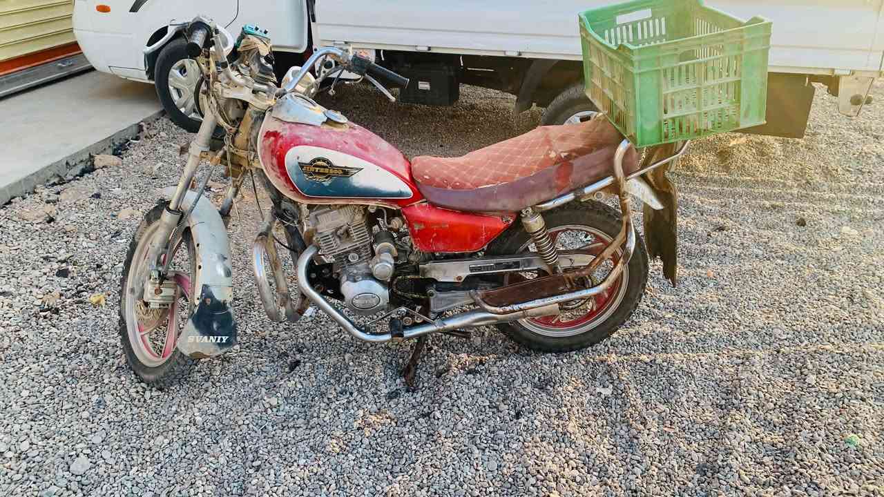 بعد السلام موطور جني للبيع كهربائيات كله شغاله نص هندر
الباتري شويه بي ضعف تايرات نضيفات حيل
السعر 250 بي مجال رقم ***********
