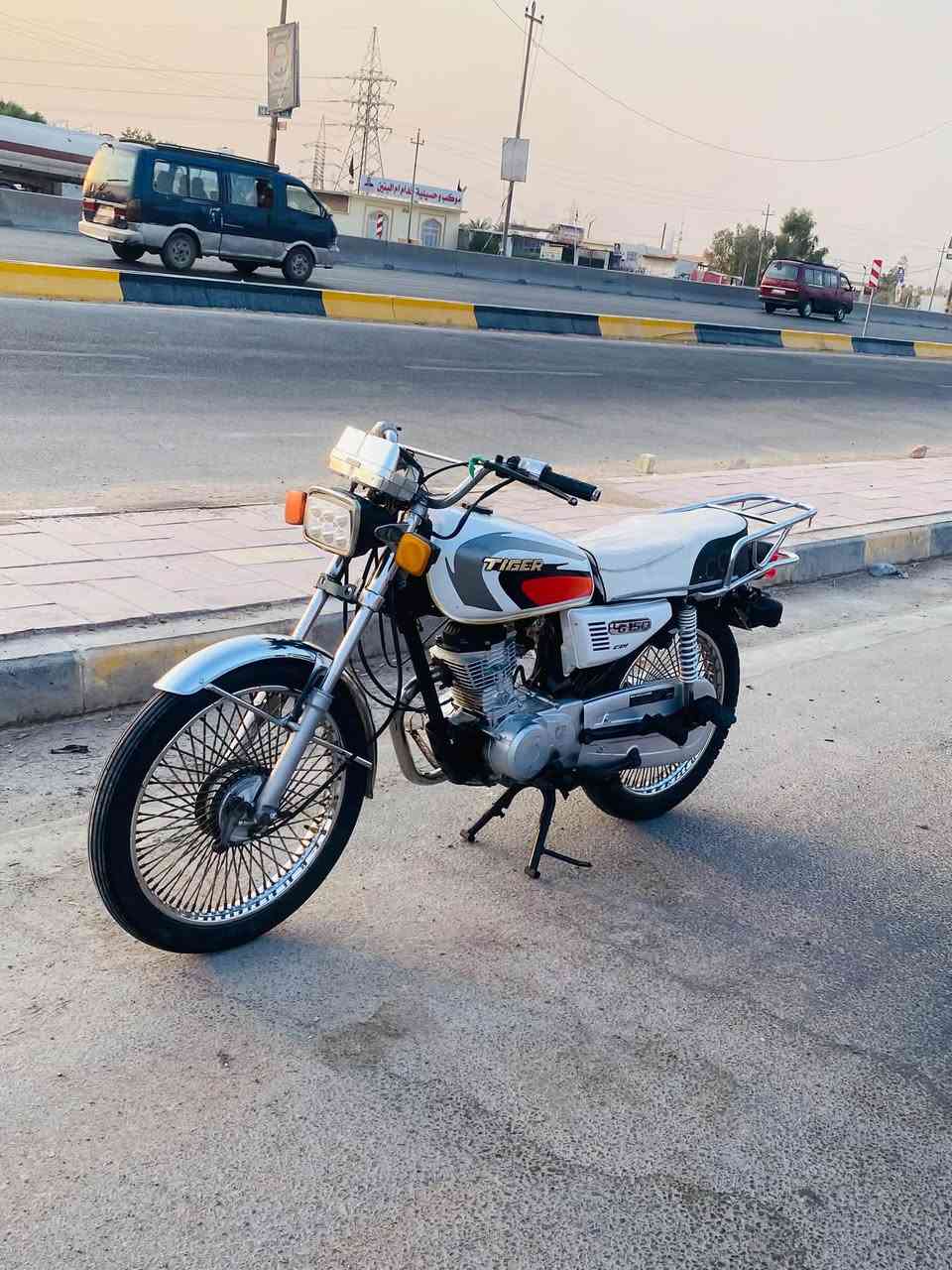 للبيع اوراق سكنر مديل 2020 بيه خيط بخار قليل كلش دراجه حلوه ونضيفه كلشي معايزه
هندر واحد تشتغل كهربائيات كله شغاله 
سعر 450وبيه مجال مكاني نجف ستفسار خاص وهاذا رقمي ***********
