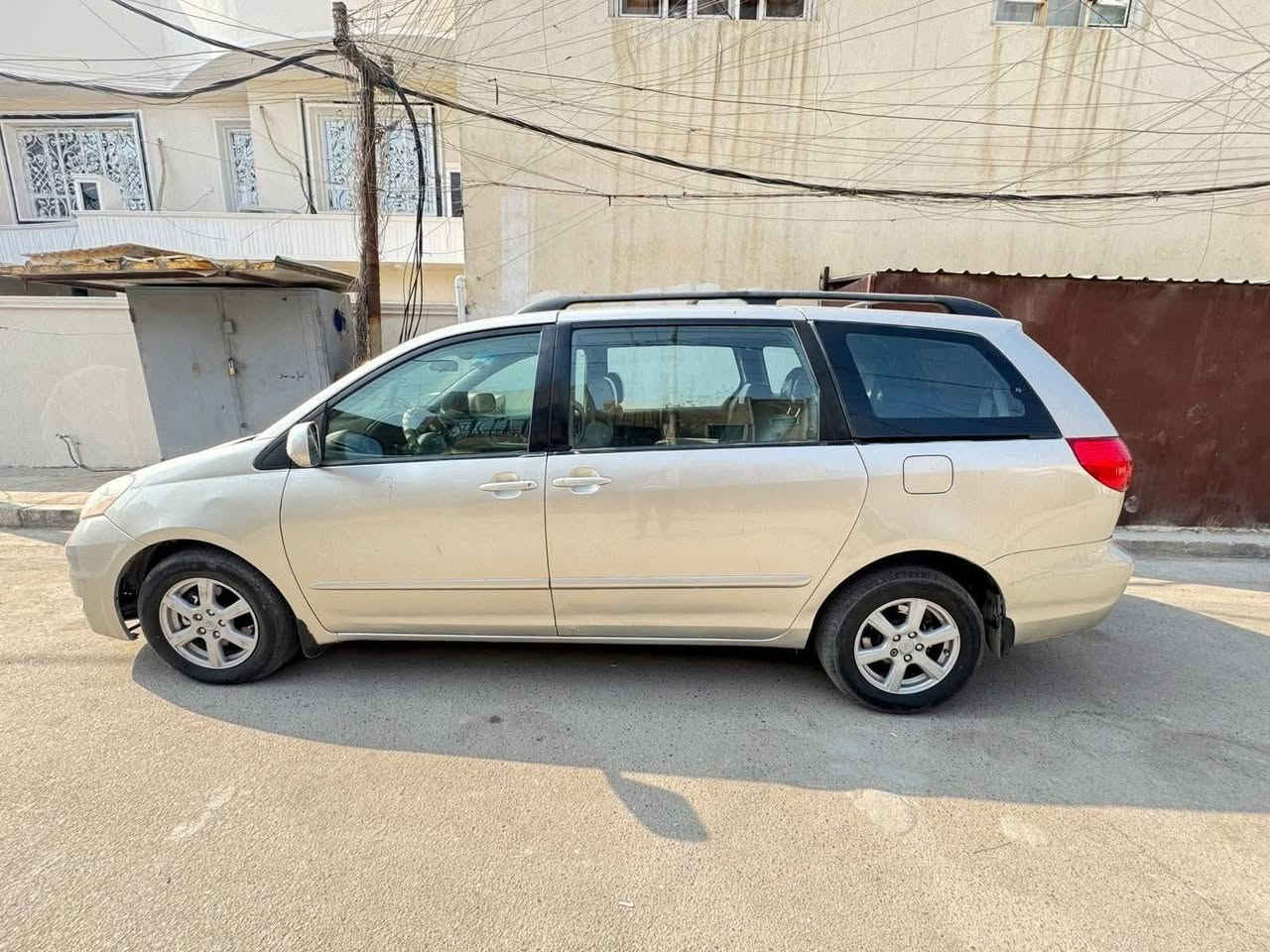 السلام عليكم
تيوتا سينا 2008

مكينه كير صدر شرط

تبريد 3قطع

مكينه 3500   v6
رقم بغداد بأسمي
ما مشتغله خط السياره دوشمه دواخل ارضيات كله جديد مكاني بغداد
الشراي يتصل على الرقم *********** 
السعر 105وبيها مجال 
ملاحضه السياره بيها سونار
