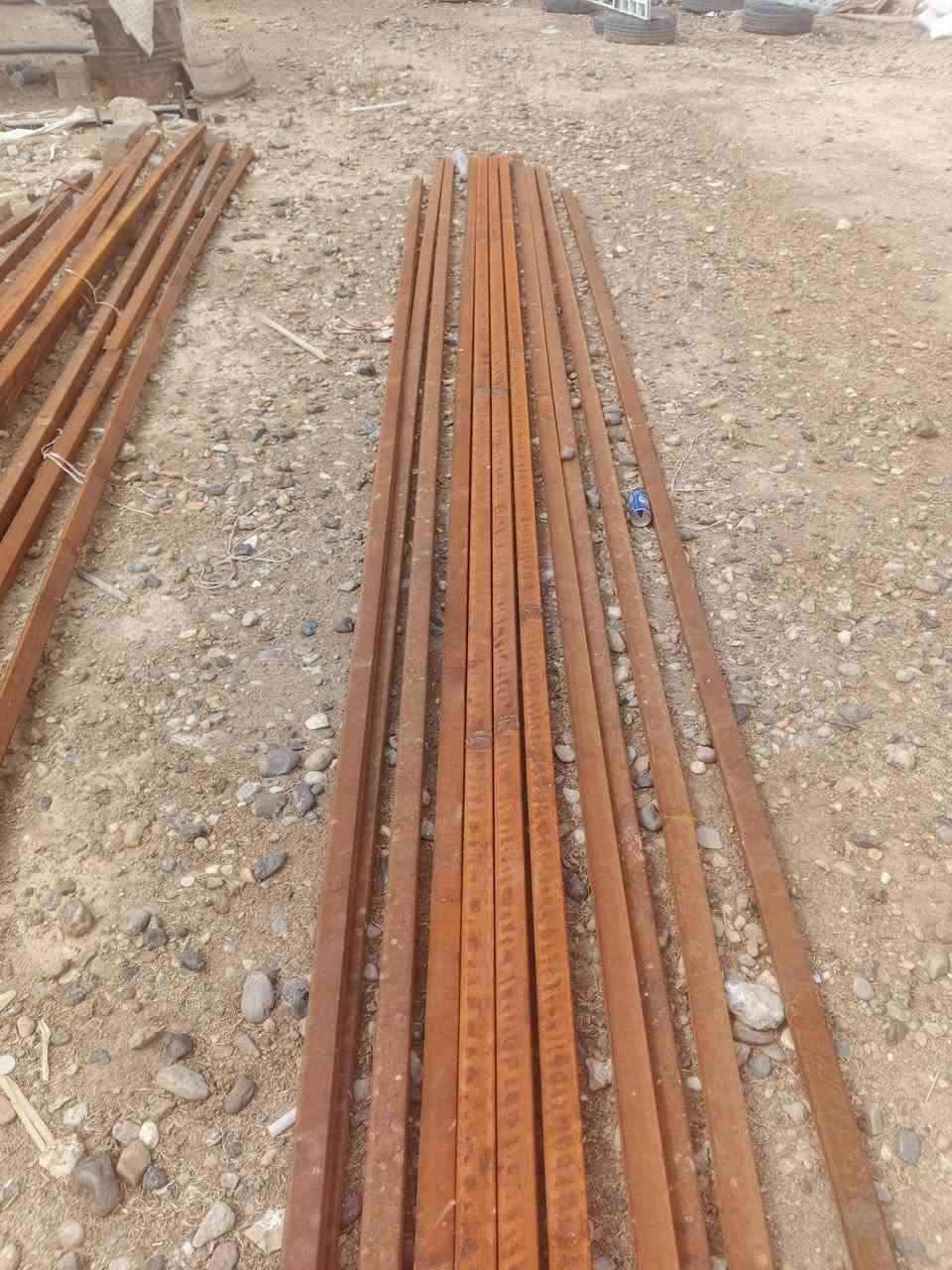 حديد شخاط 2 ملم 
والكبيره 4 ملم 
مستخدم شهرين للبيع 
الشراي يجي يشوفه 
مكان حديثه 
***********
