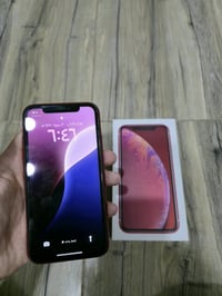 ايفون XR ١٢٨ • ظهر مكسور • بطارية ٧٤