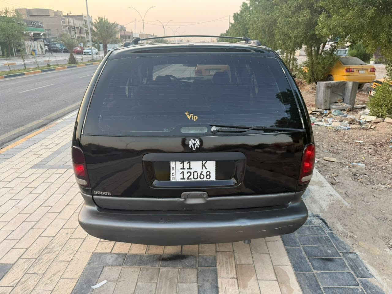 دوج للبيع موديل 2000 مكينه كير دواخل انضاف رقم جديد الاستفسار اكثر انتصل *********** *7راكب او امراوس سياره زغيره نضيفه
