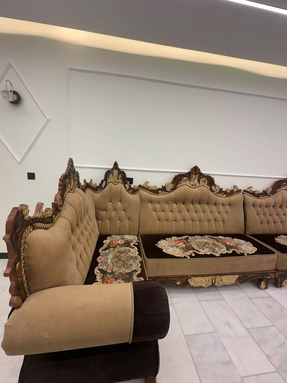 ديوان • ٩قطع • طول١٦م