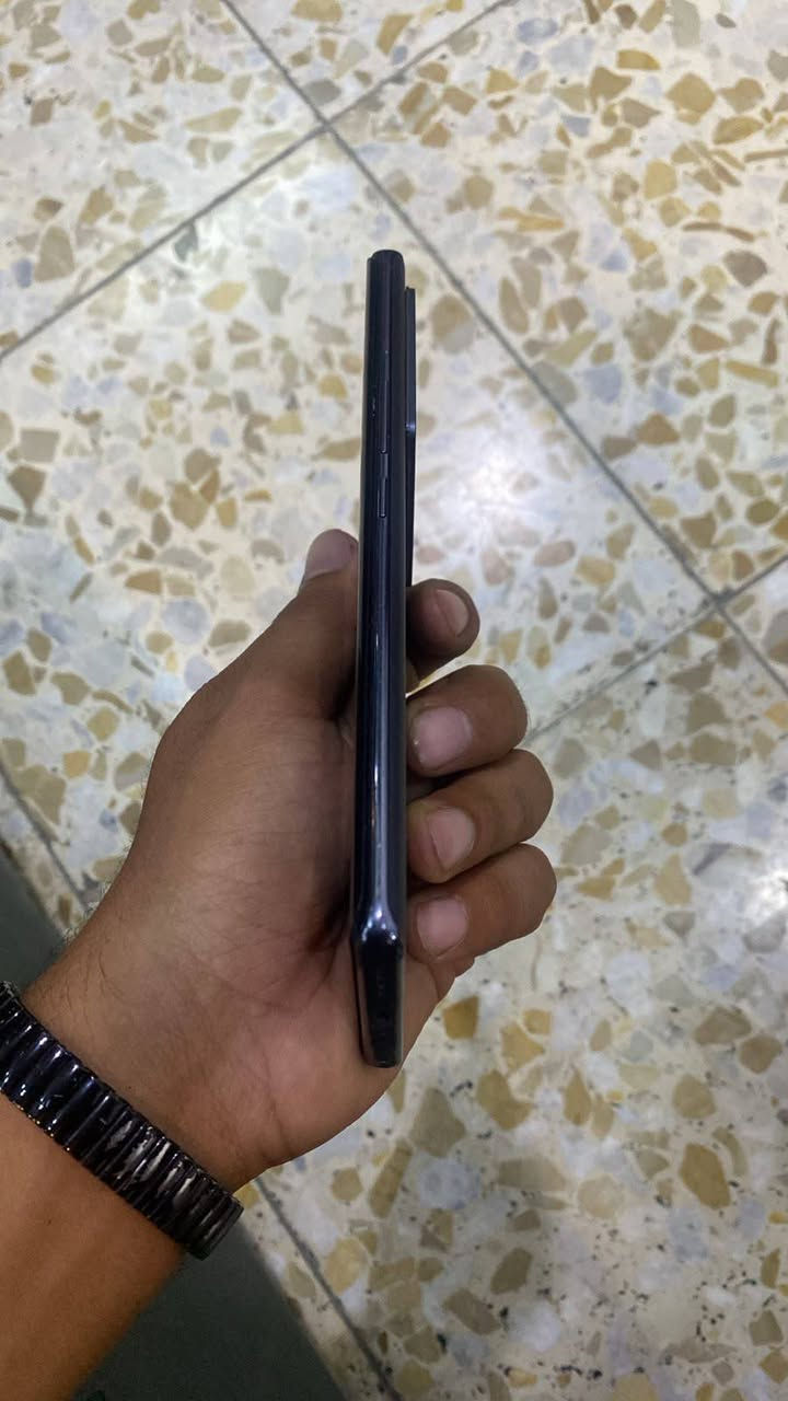 Infinix NOTE 40 Pro 5G
ذاكرة 256
دبل شريحه 
سلاسة بالالعاب 
كامرة اتصال تكنيك صوت كله يخبل 
بصمه اصبع شاشه وبصمه وجه 
بي فطر بالضهر خفيف ممأثر 
بدون ملحقات 
السعر: 285 وبي مجال 
العنوان : بغداد مدينة الصدر 
متواجد فقط واتساب ‏‪***********‬‏

نص مكتوب في الصور:
- هاتفي XOS 15.1.2 استنادا إلى Android التحقق من التحديثات اسم الجهاز Infinix NOTE 40 Pro 5G التخزين ٤١,٤٧ غ.ب / ٢٥٦ غ.ب الطراز Infinix X6851 وحدة المعالجة المركزية Dimensity 7020 RAM 8.00 GB+5.00 GB الكاميرا الخلفية 108M TRIPLE Camera الكاميرا الأمامية 32M البطارية 5000mAh الشاشة 1080x2436
