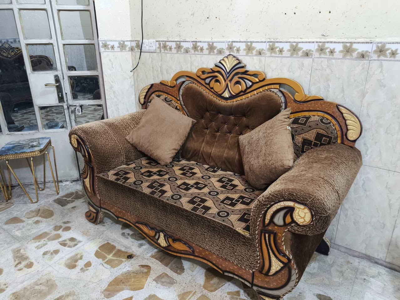 تخم للبيع مع الطبلات 
ب300 الف 
العنوان بغداد الحسينيه الضباط 
***********
