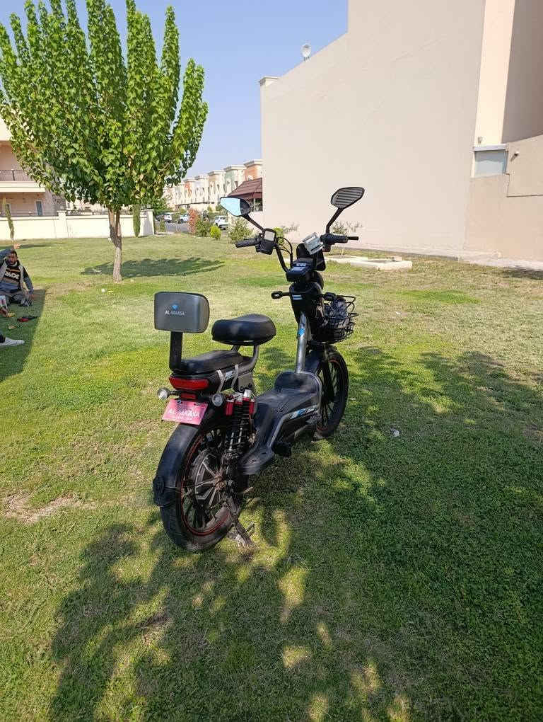 ماطور شحن حجم 20 نوعيه الماسه اخو الجديد 5 بطاريات كبار  بشرط 4 كير سعر 340 الف مكان اربيل هفلان 
*********** أربيل, العراق
