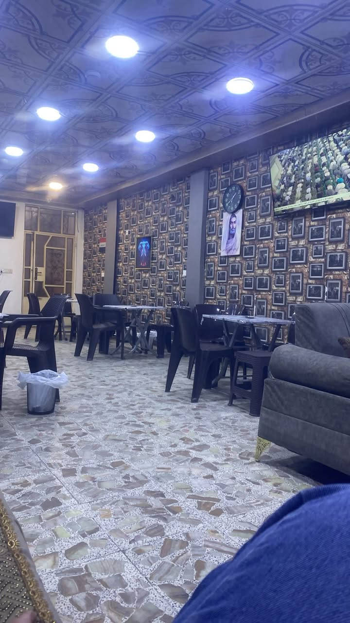 السلام عليكم كوفي للبيع وبسعر مناسب 

جاهزة ومرتبة 

تحتوي على ميوزة العدد٦ دومنة وورق

سبالت كنتوري ٢ ابو ٣ طن 

شاشات ٣ 

كامرات 

مجمدة وعارضة مشاريب 

العنوان قرب كنيسة مريم العذراء

وهذه رقمي
***********
