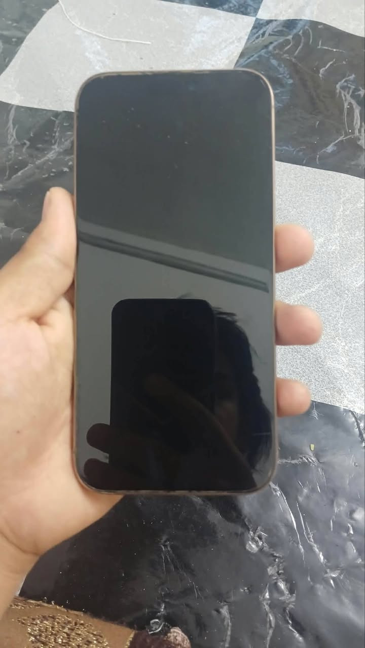 ايفون 16برو ماكس للبيع مكاني تكريت ***********

نص مكتوب في الصور:
- حالة البطارية عادية تعمل بطارية iPhone هذه على النحو المتوقع. حول البطارية والضمان... الحد الأقصى للقدرة 90% هذا قياس لقدرة البطارية مقارنة بقدرتها عندما كانت جديدة. قد تتسبب القدرة المنخفضة بتقليل ساعات الاستخدام بين عملية الشحن والأخرى. عدد الدورات 628 هذا هو عدد مرات استهلاك iPhone لقدرة البطارية. معرفة المزيد... تاريخ التصنيع أيلول 2024 أول استخدام تشرين الثاني 2024
- 69 4G 5:31 حول الاسم iPhone (2) إصدار iOS 26.5 اسم الطراز iPhone 16 Pro Max رقم الطراز MYTP3ZA/A الرقم التسلسلي M7G2XLC2X6 انتهت صلاحية التغطية الأغاني 0 الفيديوهات 802 الصور 2,092 التطبيقات 38 السعة 256 غ.ب. متوفرة 1.33 غ.ب. عنوان Wi-Fi 90:B7:90:A0:88:A3