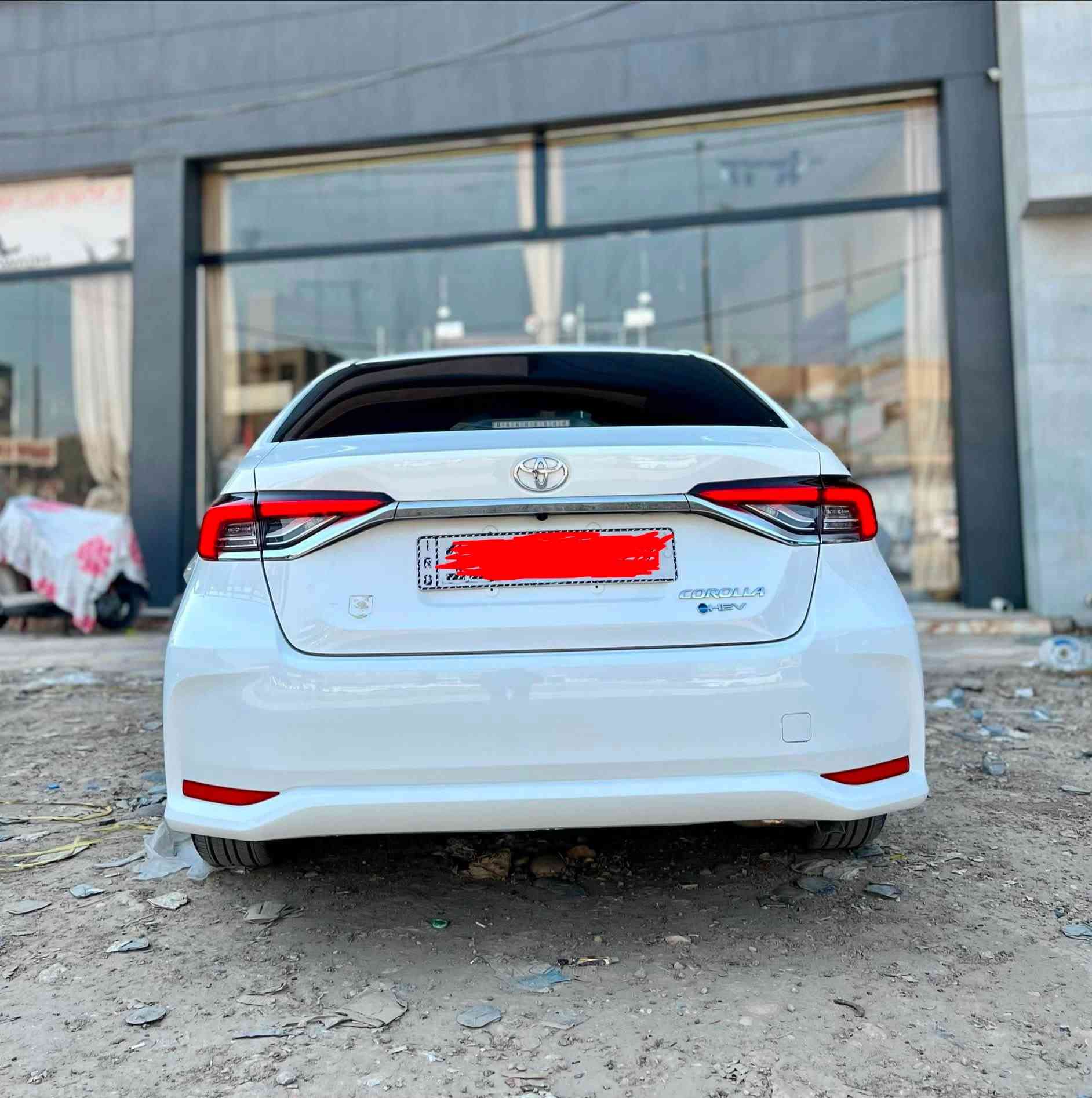 السلام عليكم

كورلا هايبرد 2025 الشكل الخليجي 

السياره فول 1/1 جديده ماشيه 4000 

السياره فول 

بصمه 

سلايت

قطعتين تبريد 

كامره خلفيه

شاشه جبيره 

ويل 16 

لد امامي 

لايت زنون 

فول تحكم استيرن 

محرك 1800

رقم بغداد دولي 

السياره جديده زيرو ومكفوله 

رقم ***********

سعرهه 155 وبيهه مجال حك الجيه

