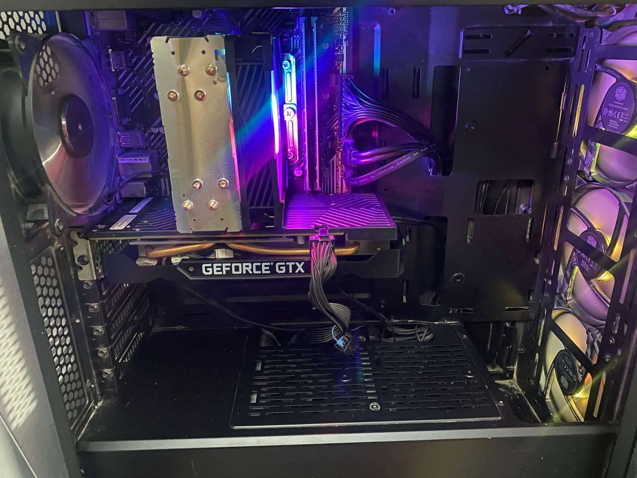 كرت GTX1660 • i5 10400F • رام 16 3200