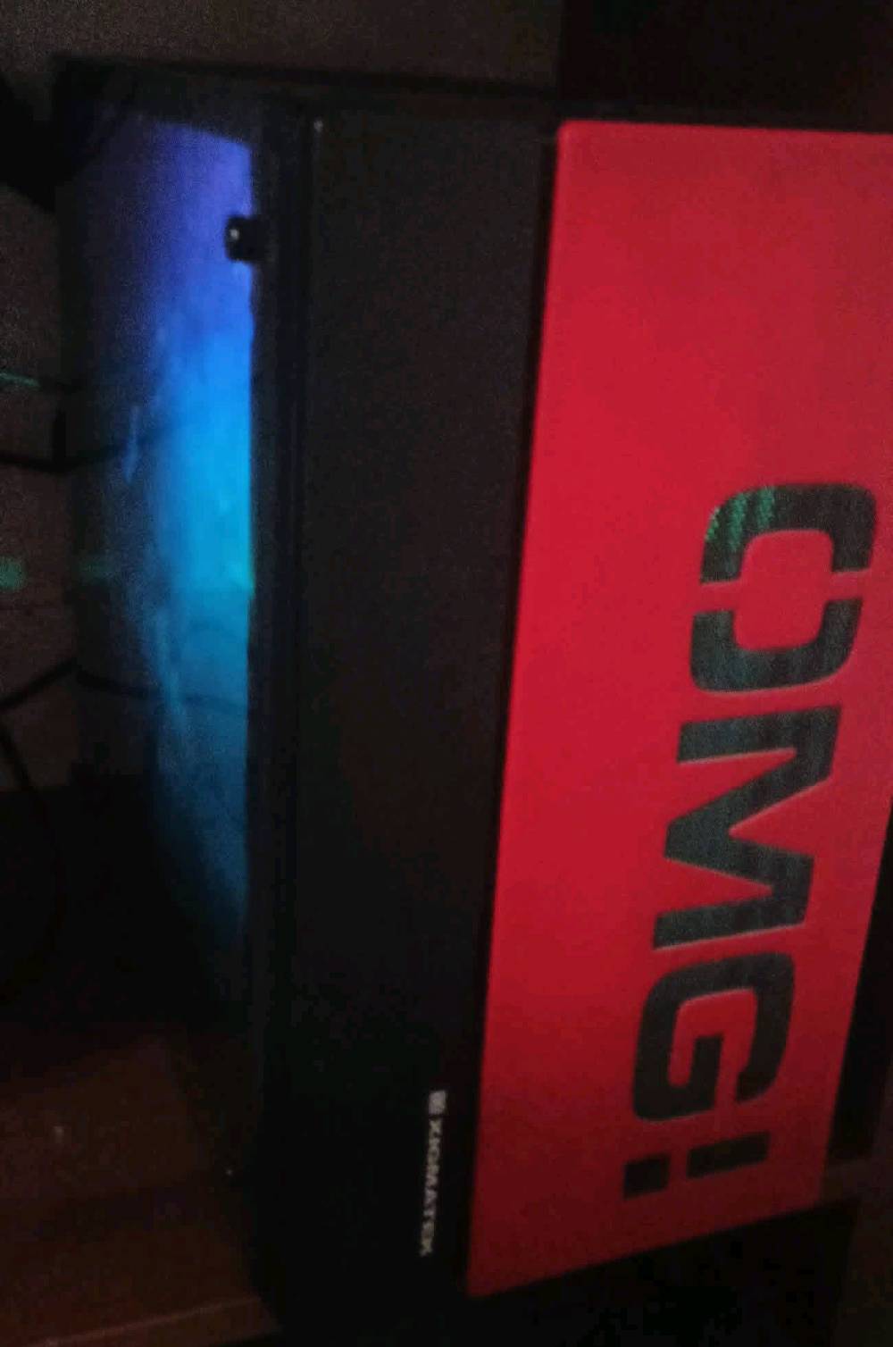 🖥️ حاسبة Gaming PC للبيع — 
حاسبة نظيفة ومناسبة للألعاب والاستخدام اليومي، وتشتغل بشكل ممتاز:
⚡ CPU: AMD Ryzen 5 3500X
🎮 GPU: Gainward GTX 1050 Ti
🧠 RAM: 16GB DDR4 3600MHz — 2×8GB Addlink
🚀 SSD: 128GB
💾 HDD: 1TB
🔧 Motherboard: ASRock B450M-HDV R4.0
🔌 PSU: Xigmatek X-Power 600W 80 Plus
🎮 مناسبة للألعاب بدقة 1080p والاستخدام اليومي والتصميم
💰 السعر: 450,000 دينار و بيها مجال
