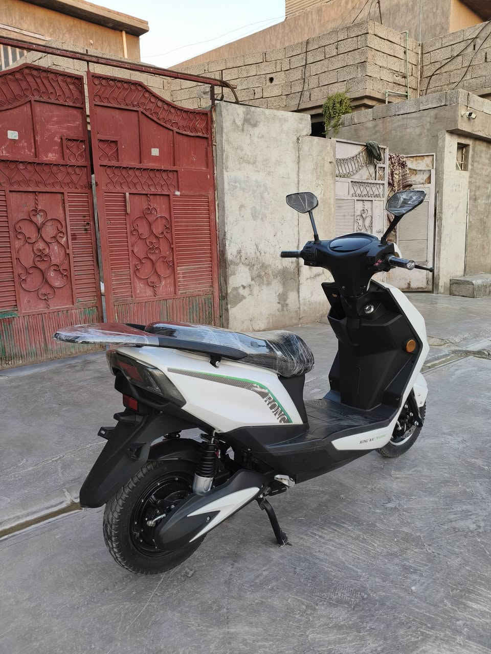 ماطور شحن 2025
سكنس RONG
6بطاريات كبير شرط فحص 
تشغيل عن بعد 
تايرات اثنين نضيف 
نضام R
اربع نمر 
كهربائيات كله شغال 
سعر 650بي مجال 
عنوان ديالى جلولاء 
***********
