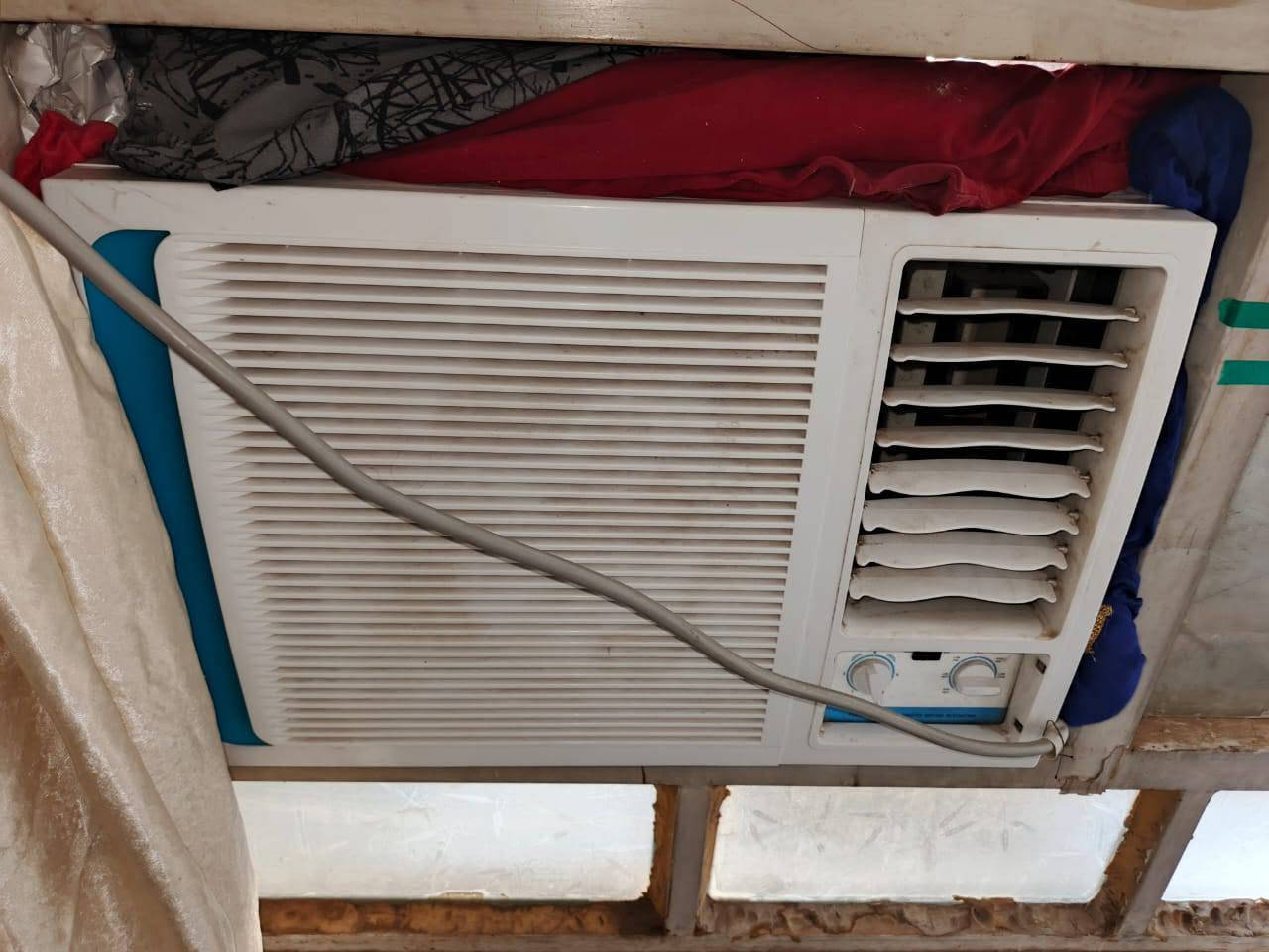 مكيف جديد للبيع صاله اربع اشهر سعره 450 وبي مجال بصيط مكاني كربلاء حي العامل ***********
