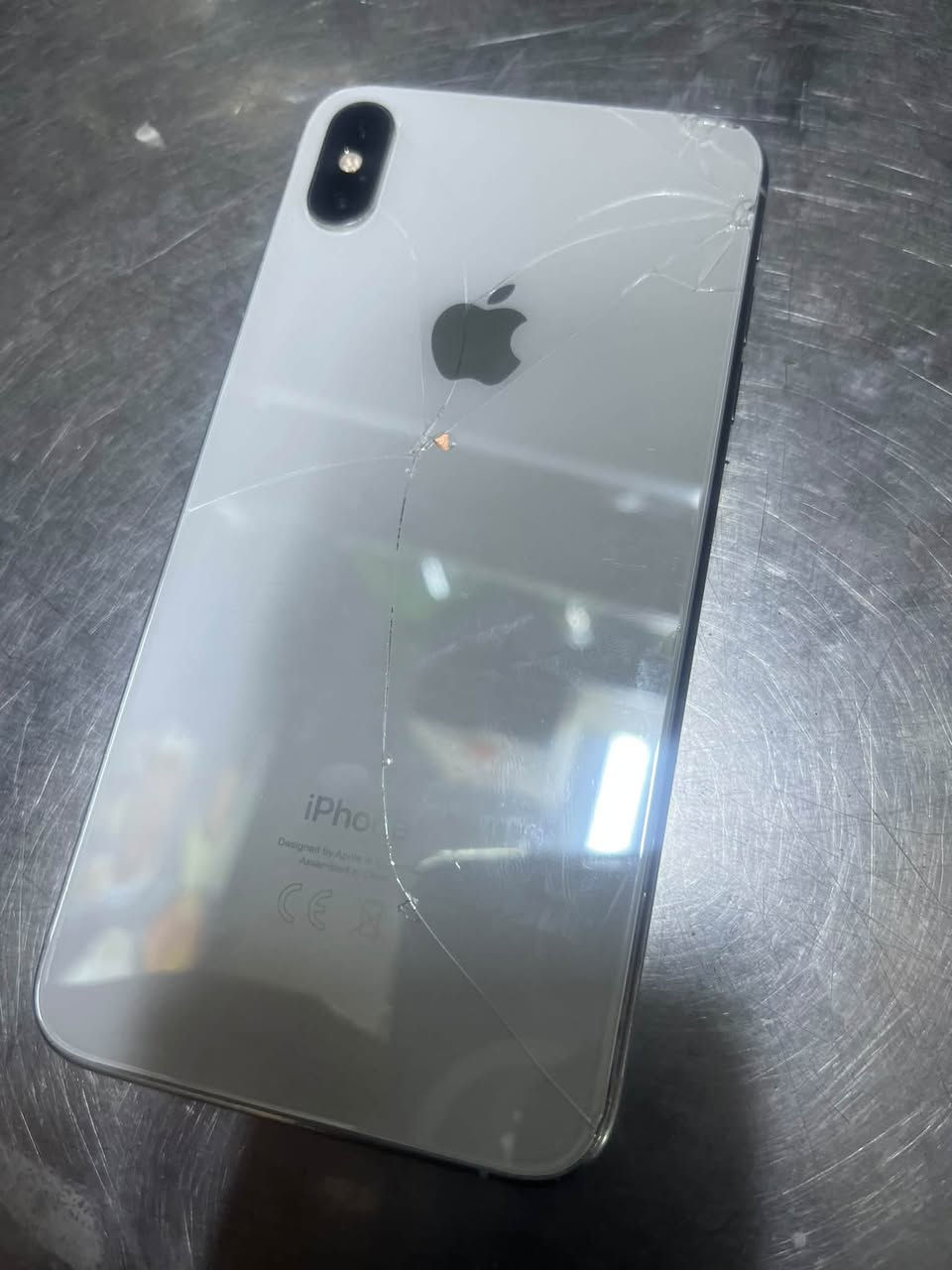Xs max مبدل فقط بطارية وبصمه الوجه واكفه والباقي شغال جهاز يخبل سعره ١٤٠وبي مجال حك جيه

نص مكتوب في الصور:
- ٧:٤٨ رجوع حول الاسم iPhone إصدار iOS 18.7.9 اسم الطراز iPhone Xs Max رقم الطراز MT512B/A الرقم التسلسلي F2LXW0LGKPH2 القطع وسجل تاريخ الخدمة الأغاني ٠ الفيديوهات ١ الصور ٣٠ التطبيقات ١٣ السعة ٦٤ غ.ب. متوفرة ٣٩,٠١ غ.ب. عنوان Wi-Fi F8:E9:4E:60:15:65 Bluetooth F8:E9:4E:54:FF:DF
- 7:48
- حول
- القطع والخدمة
- تجمع Apple سجل تاريخ القطع والخدمة، ويعرض السجل
- معلومات عن هذا الـ iPhone وحالته وتفاصيل إصلاحه.
- معرفة المزيد...
- سجل تاريخ الخدمة
- البطارية
- غير معروف
- بصمة الوجه
- مشكلة