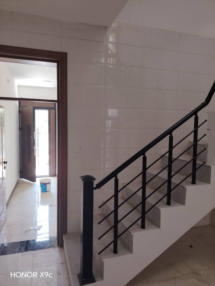 دار ملك صرف سكني للبيع
المساحة 75
3 غرف وصالة ومطبخ
بناء طابوق ورفت 60 سم
***********
كميرة شارع جامع ابو الزهراء بغداد, العراق
