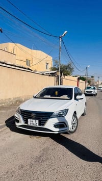 ام جي ٥ ٢٠٢٥ • ماشي ٢٢٠٠٠ • رقم بصره