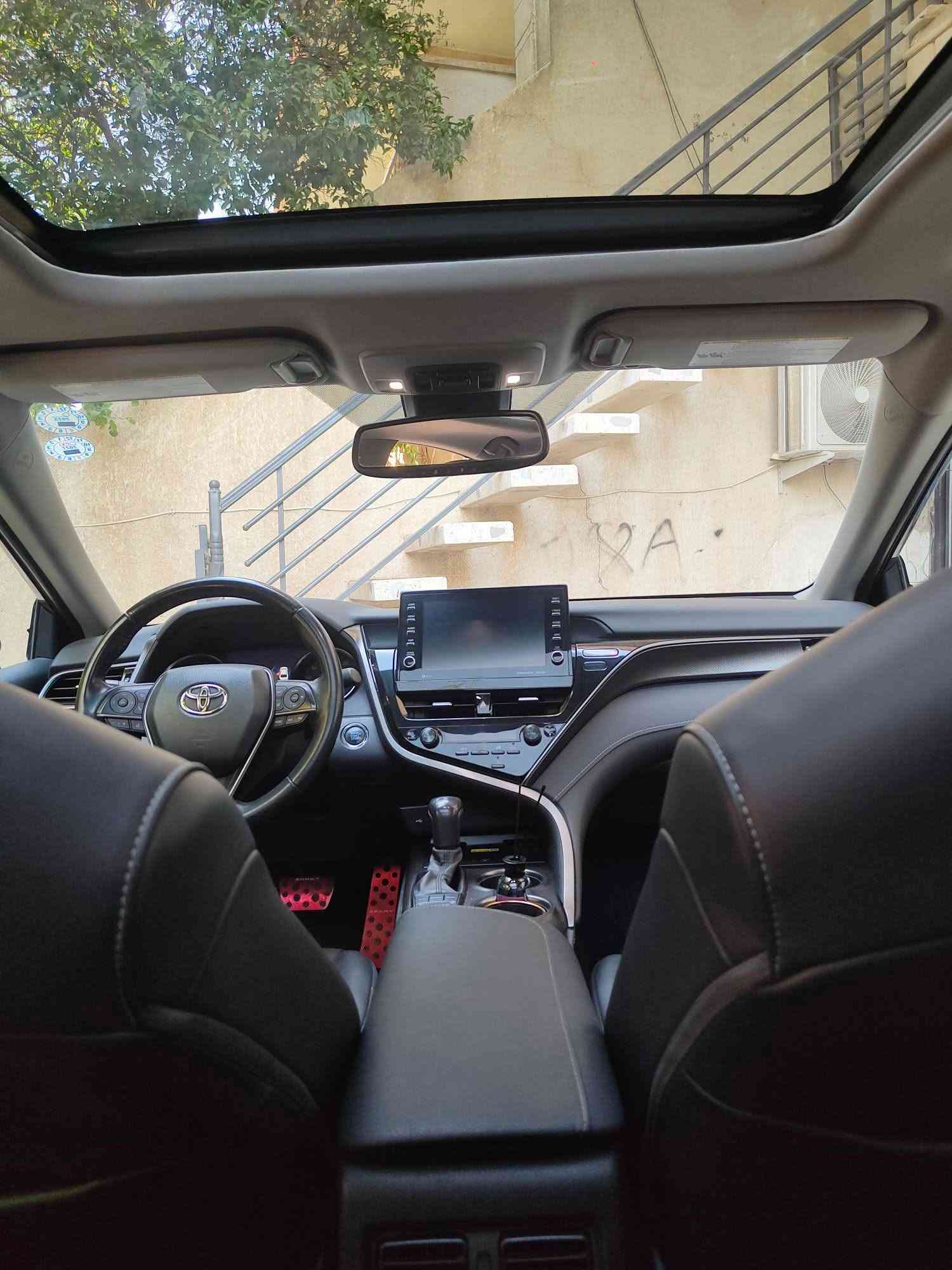 السلام عليكم 
كامري 22 xse فول مواصفات 
مواصفاتها معروفة 
كير محرك شرط 
بيها شبر بارد بقبغ الصندوك 
رقم اربيل 
هزه سنوية جديدة 
ماشية 42 الف ميل 
مكان السياره موصل 
***********
