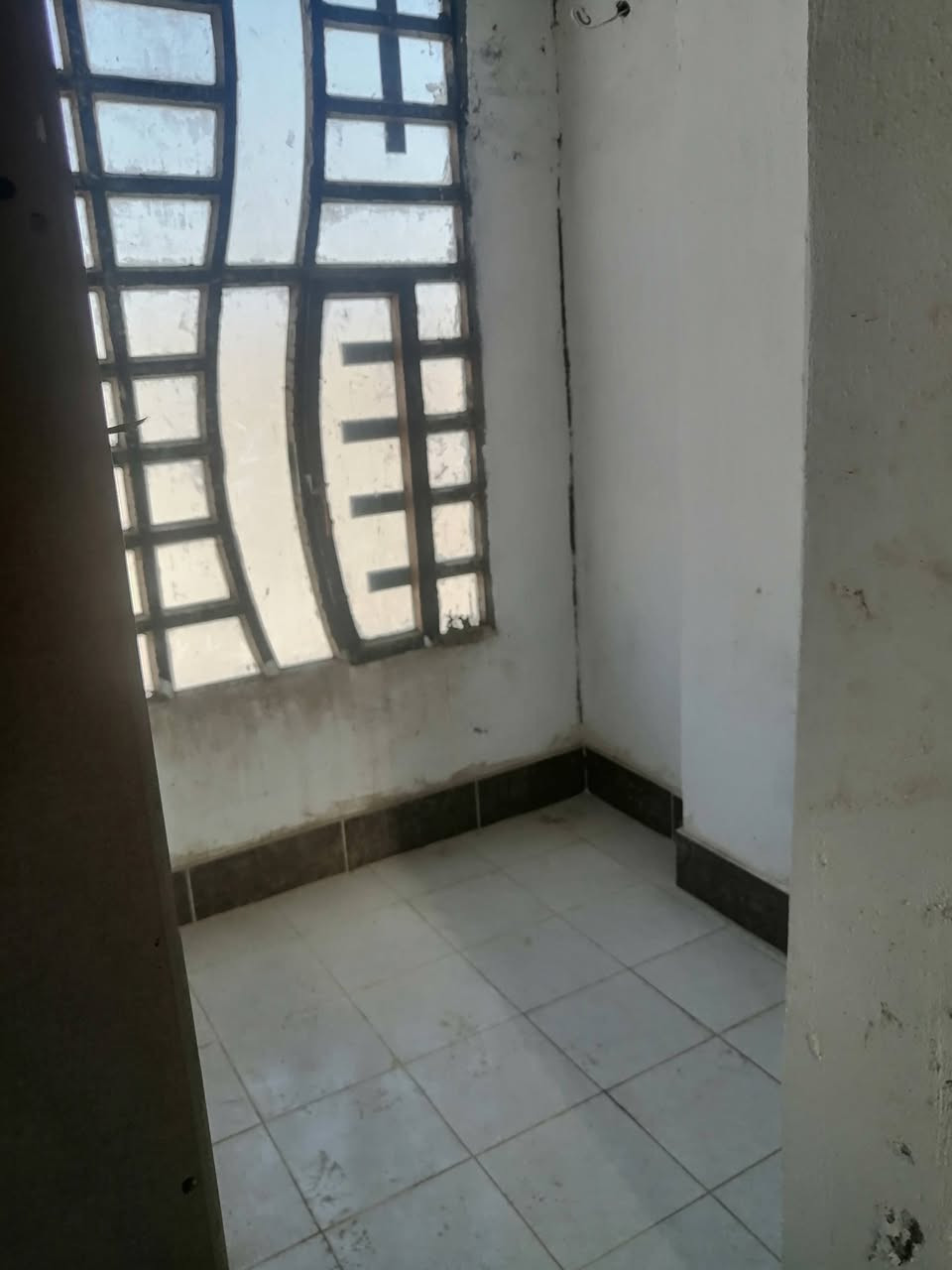 شقق للايجار مقابل السوداني اتصال على الرقم  ***********

