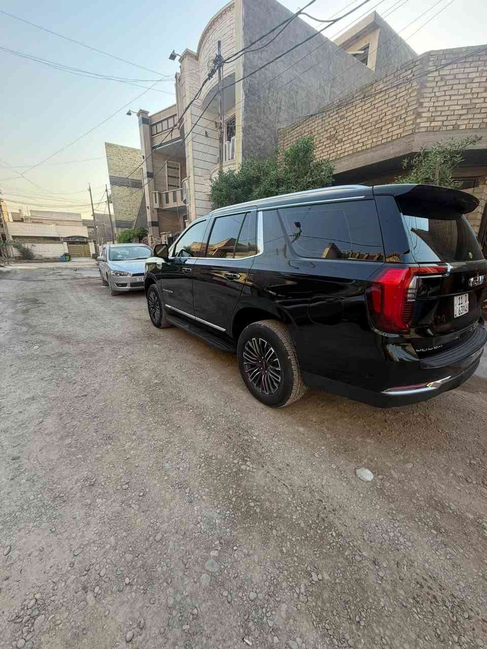 جمسي يوكن الفيشن25 ضمان شركة المنصور 

    GMC Yukon ELEVATION 2025

مغلفه PPF بلكامل  سياره جديده 

السيارة مكفوله من الصبغ والدبل كود بيه فقط شخطين كلش صغار ومعدله بارد وكارت علئ كدههن الباقي كله مكفول

 جمسي الفيشن ٢٠٢٥ خليجي وكالة المنصور 

 ماشيه 13 الف كيلو 

 حجم المحرك 5.3 V8 

 مفتاح التشغيل بصمة  

 تشغيل عن بعد 

 دفع ثنائي RWD

حساسات أمامية 

حساسات خلفية 

لايت زينون + LED 

 دخول بصمة ذكي 

 حجم الاطار R20 

 اشارة في المرايا الجانبية وكهرباء 

 ا ABS 

 دشبول شاشة ديجيتال 

 شاشة Apple Car play 

 سماعات سستم صوت شركه BOSE

 كاميرا دوارة 

لانارة الداخلية LED  

 مثبت السرعة Cruise 

 المودات والاوامر الصوتية 

 ا Bluetooth / T YPCE 

مخرج منفذ الطاقة 

السياره بعدها بحاله الزيرو

مكان السياره بغداد 

واي استفسار ***********

السعر 625 مجال بسيط

بغداد الدوره

