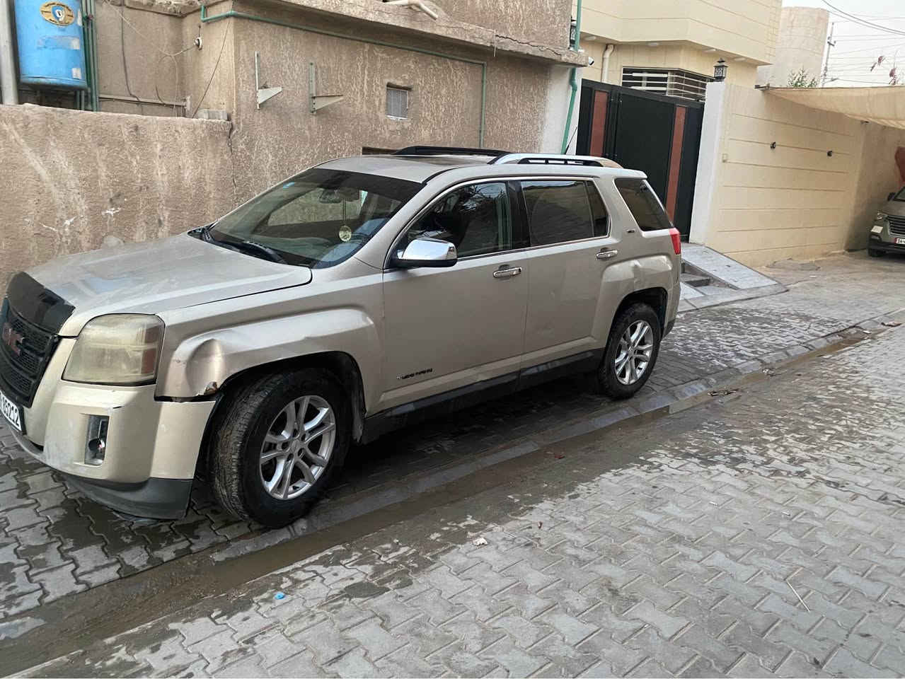 السلام عليكم 
جمسي تيران 
2012مديل التبريد يشتغل تحكم ستيرنه   الحداديه اربعين بالميه محرك 3500. تنته 
6 سلندر  رقم بصره انكليزي جديد 
 سعر 85وبيه مجال تعال شوفه  ***********
تصل وبخدمه البصرة, العراق
