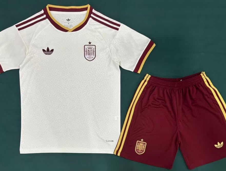 نسخة مشجع تايلندي الاصلي
القياسات m  l  xl  xxl
للحجز مراسلة الصفحة أو 
واتساب ***********
