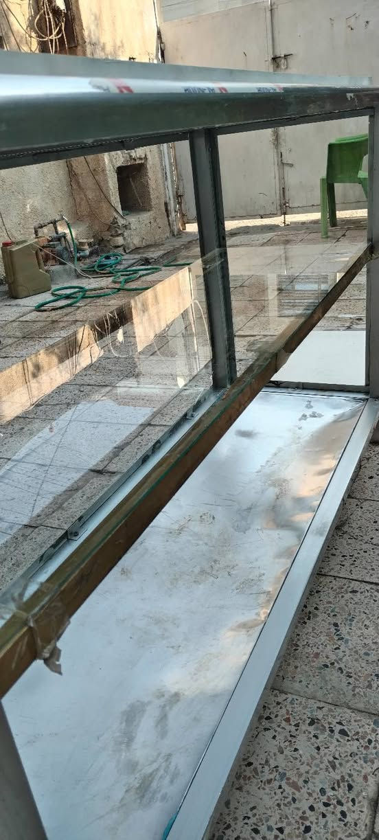 باترينه مترة ونص للبيع بغداد الغزاليه
***********
