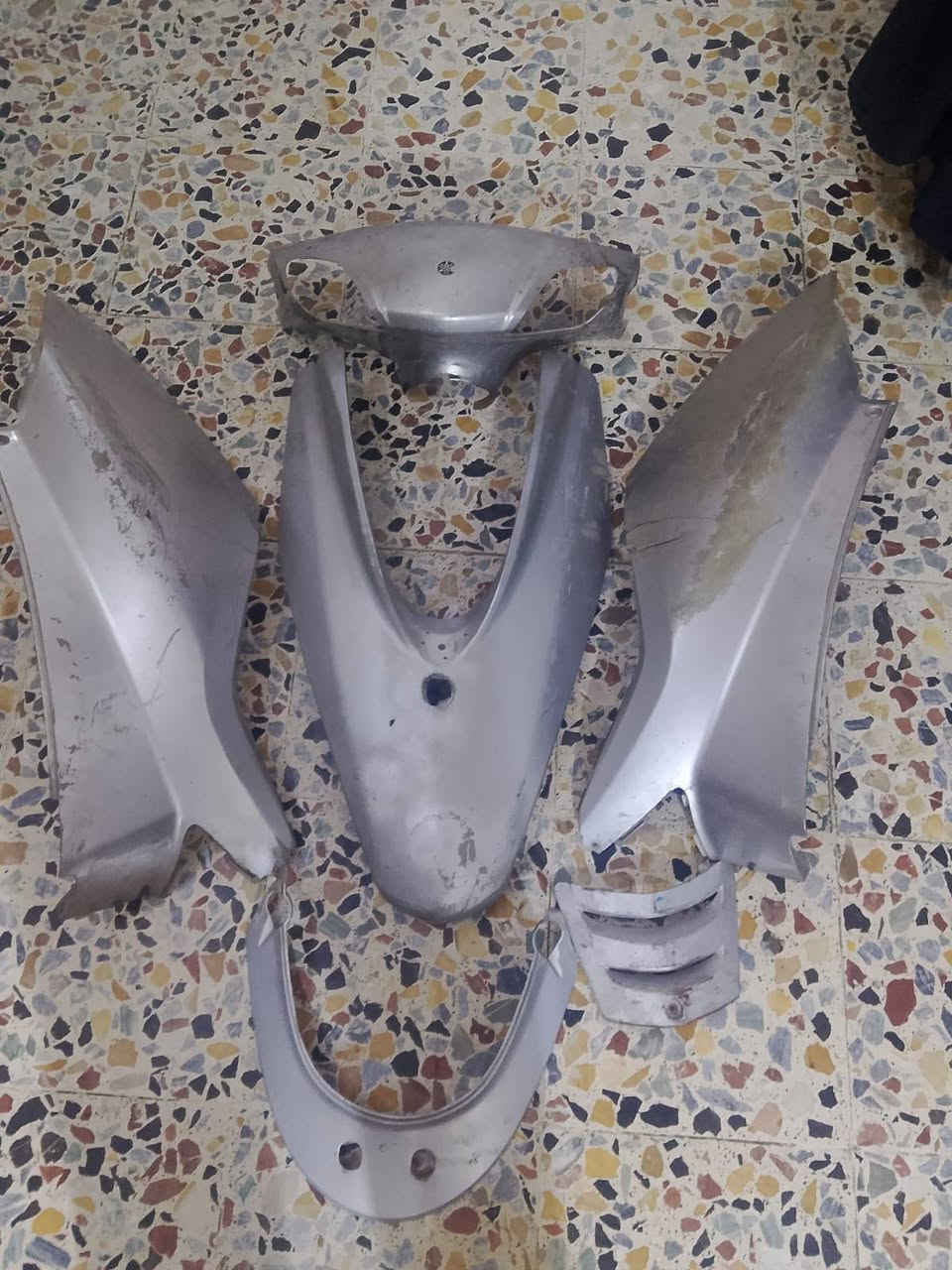 السلام عليكم
كفرات دراجة بريز و كلجات للبيع السعر قيم ب اليرضي بي الله 
مكاني بغداد ب القرب من بسمايه 
هذا رقمي *********** موجود واتساب و رصيد
