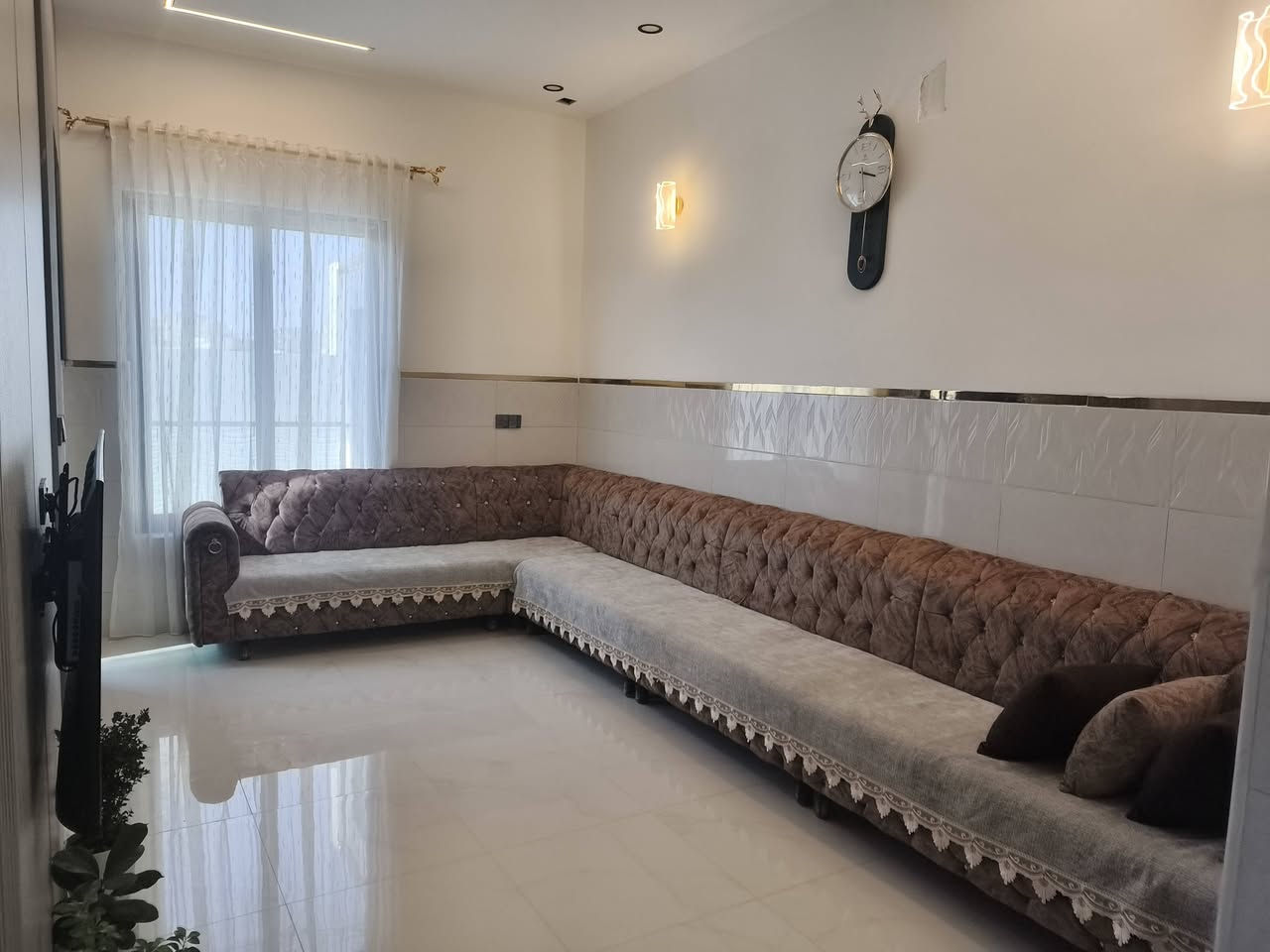 دار مساحه 120 جمعيه غرفه تجاره قريب علا شارع تلكيف تفاصيل الدار بالمنشور ***********
