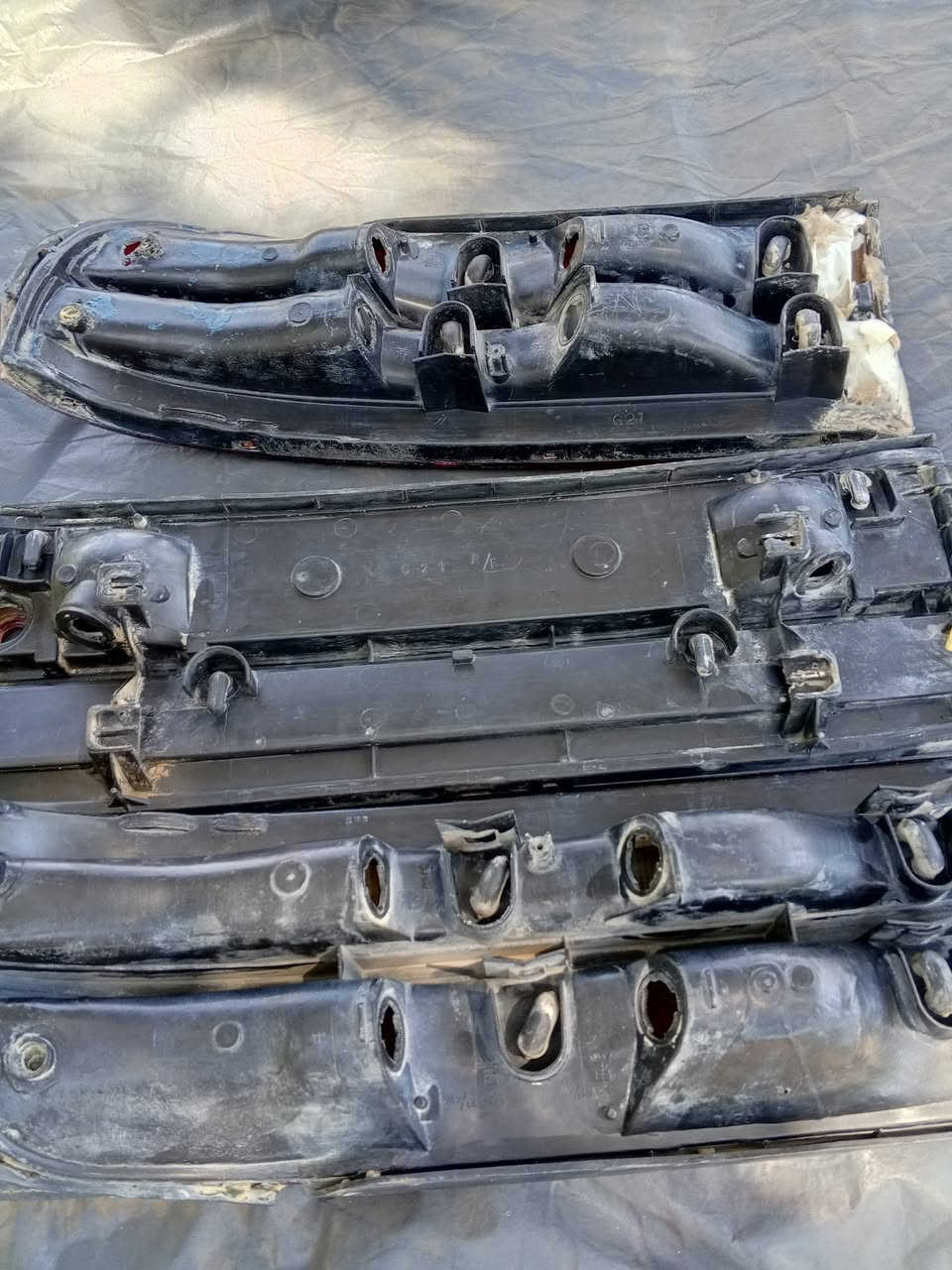 السلام عليكم
بك لايت بطه متصل النضاف كما موضح كدامك 
اليسار مكسور الوسط مابي شي وليمين فطر قليل جدا 
لليحتاجه موجود واسط نعمانيه اودبوني ***********
