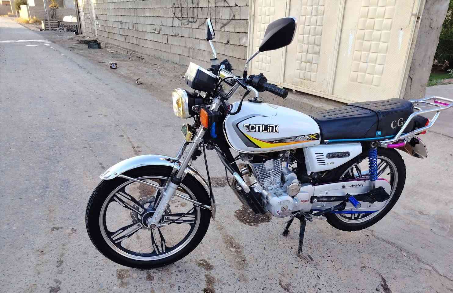سلام عليكم
#للبيع 

#سيفان 🏍🏍🏍

#موديل 2020👉👉

#محرك مفتوح ⚙️🔧👍

#كهربائيات شغال 🚥🚦🔋🚨

#سلف هندر شغال 👍👍👍👍👍👍

#تخم #تاير #جديد ⭕⭕⭕⭕🛟

#السعر 380💵💵💵

👈👈👈👈مكانه صلاح الدين قضاء العلم 👉👉👉👉

📲📲📲📲***********📲📲📲📲📲📲
