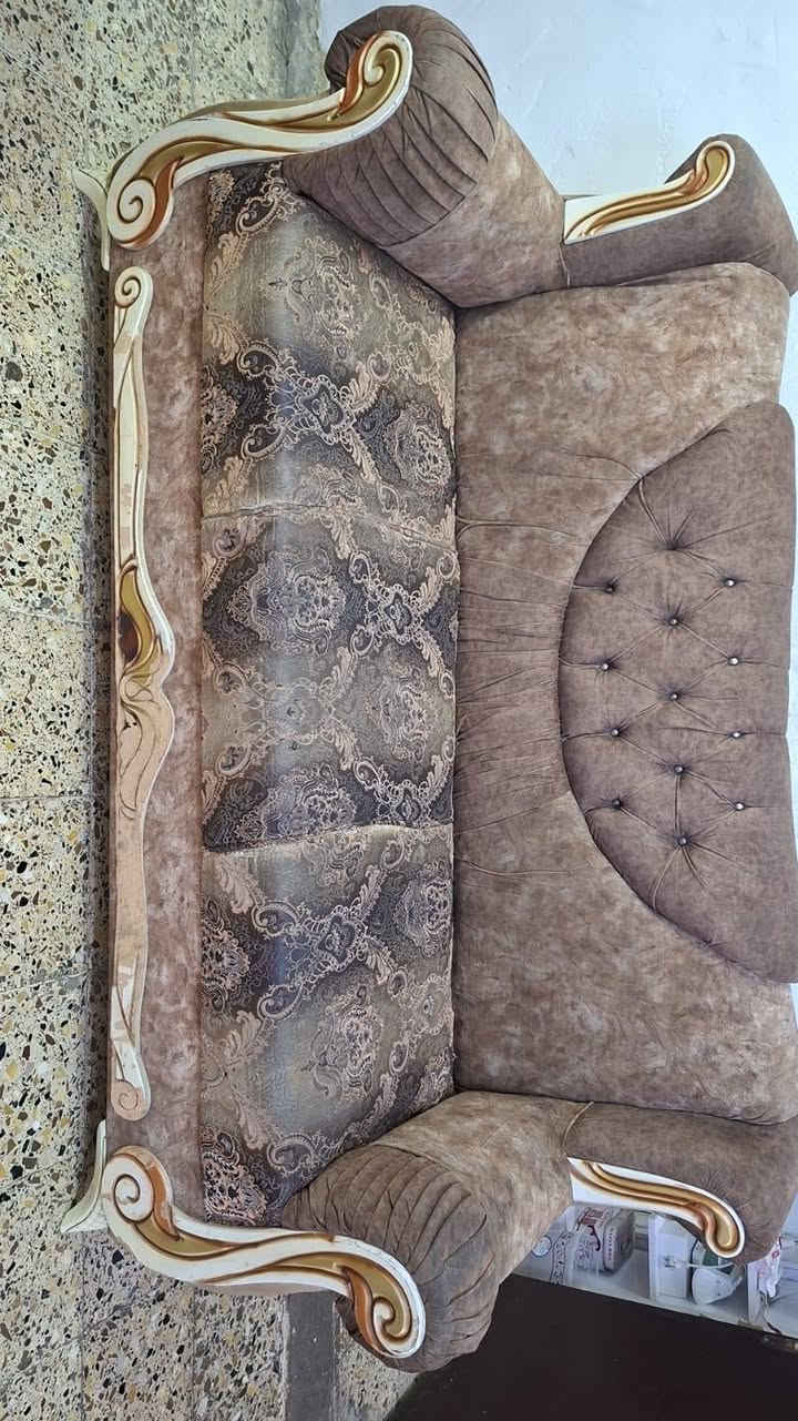 قنفات • ٧ مقاعد • مستعمل
