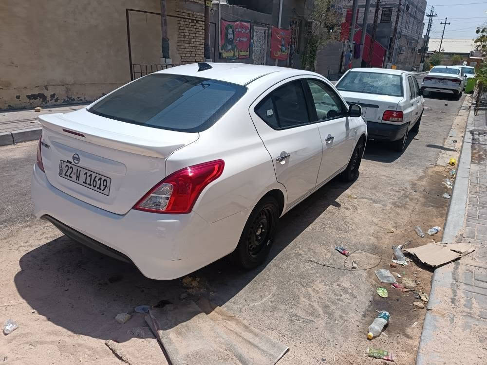 نيسان صني هندي مديل 24 ماشيه ٣٤ السياره جديده بيه كارت بل بنيد اشويه وبيه طبه بل كير بصيط السعر ١٠٥ رقمي *********** البصرة, العراق
