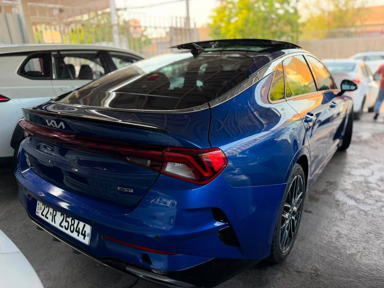 السلام عليكم
كلين بدون صبغ بدون ايرباك فقط بارد 
K5 موديل2024  GT 
محرك 2500 
فول مواصفات للاخير
كشنات مختمه جيتي 
داخل لون جوزي 
كشن تدفئه 
بانوراما 
بصمه تشغيل عن بعد 
فول لدات منضومه زنون 
تحكم ستيرن جهتين شفتات جهتين 
رادرات امامي وجانبيات 
حساسات كامره شاشه متصله 
وبعد هوايه بيها مواصفات 
السياره مكينه كير تبريد صدر كهربائيات كفاله 
السعر 180$ 
مكان السياره بغداد معارض الكريعات 
رقم الهاتف ***********
***********
