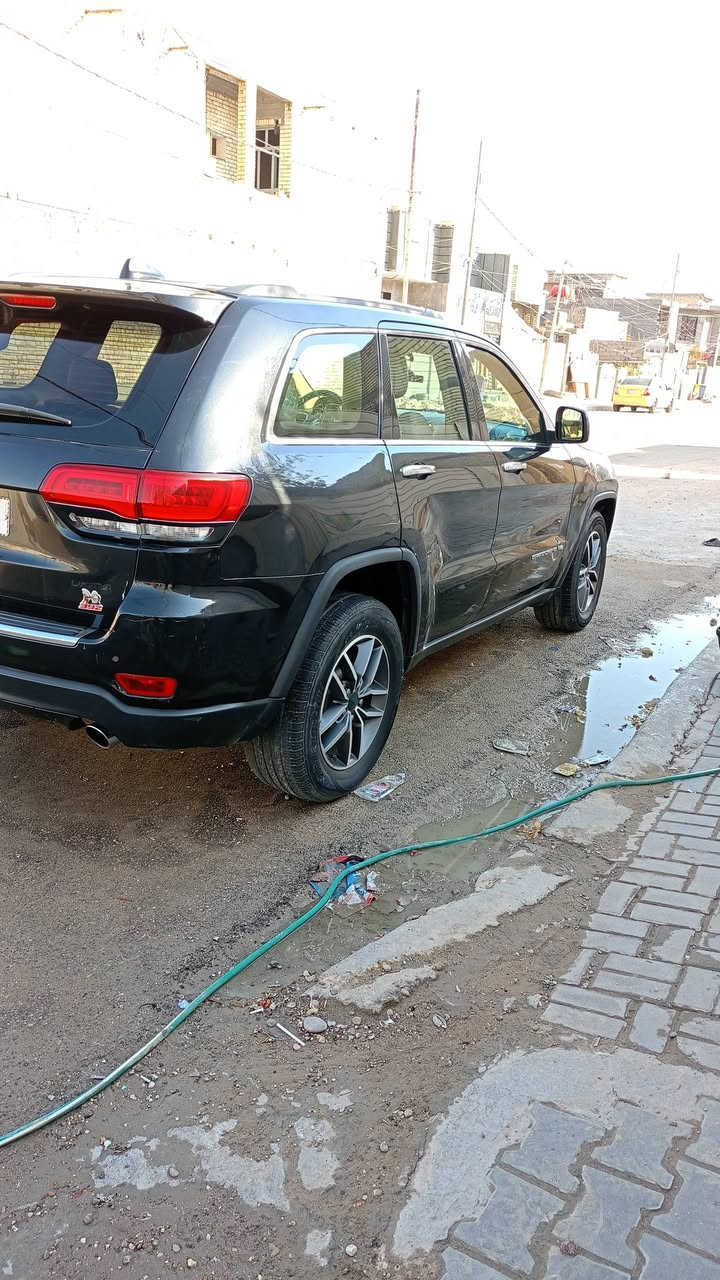 سعر 140
جيب لاريدو فول موصفات للخير موديل 14 خليجي لمتدد بيه صبغ حزام مرشوش بطش سياره مابيه ضربه***********
