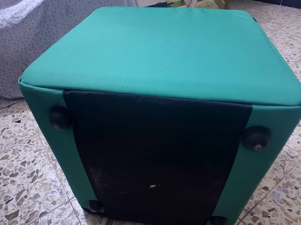 للبيع صندوگ وخذوه توترز ما مستخدمات
وصندوك اسود مستخدم   ***********
