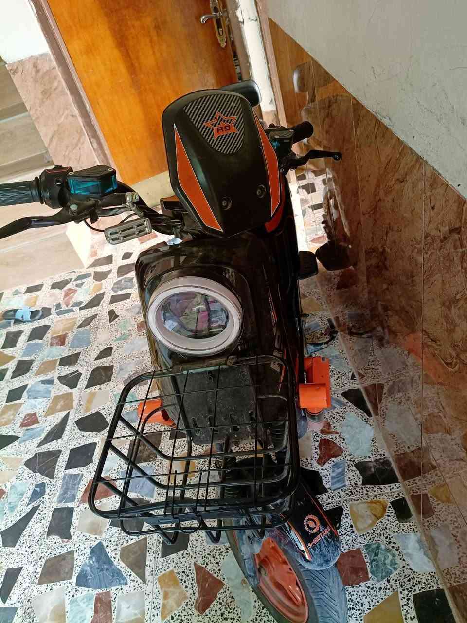 R9 • جديد • مستعمل قليل