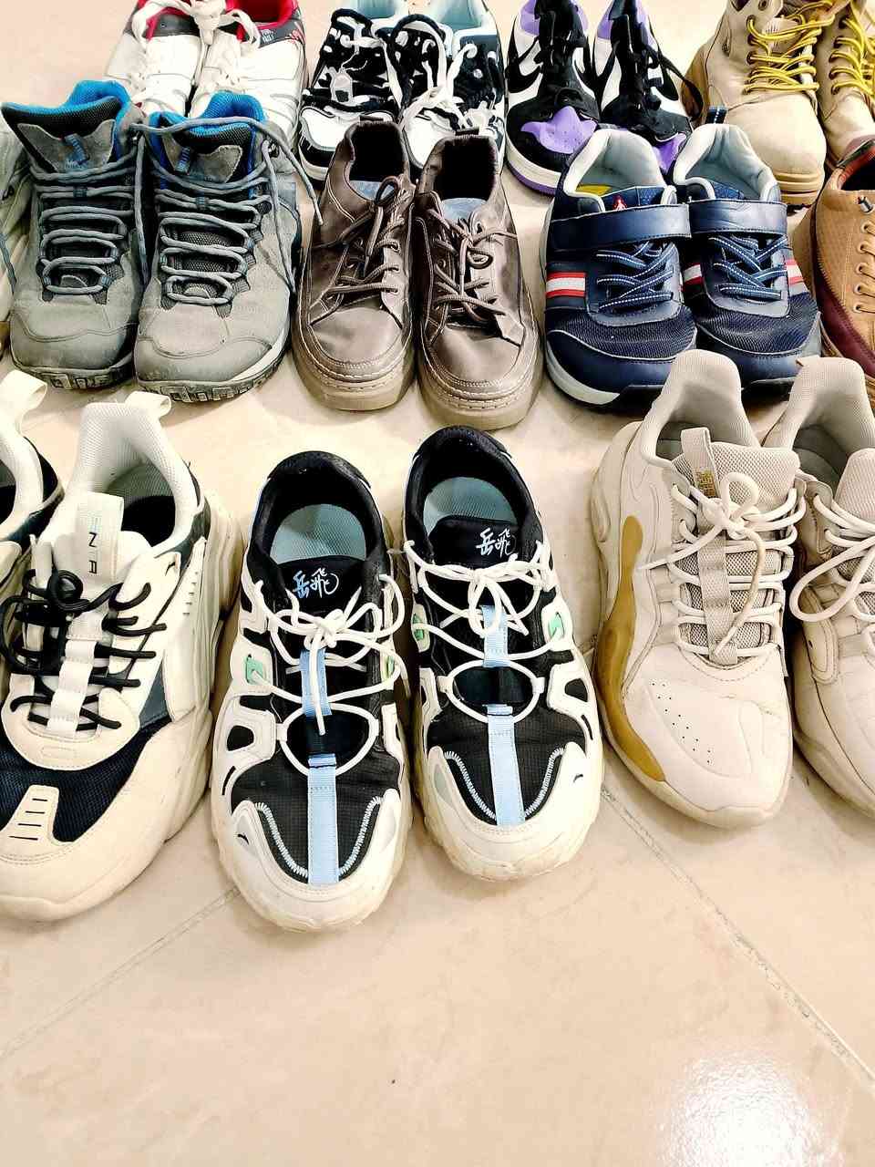 👟 للبيع بداعي السفر أو التصفية – وجبة أحذية نظيفة جداً وبسعر مغري! 👟
• الحالة: استخدام قليل جداً (شبه جديدة ولا غلطة).
• النوعية: تشكيلة مميزة تضم أحذية طبية مريحة وأخرى من ماركات معروفة.
• القياس: جميع الأحذية قياس 42.
• طريقة البيع: البيع جملة (شلع قلع) وبسعر ما يتفوت.
• الموقع: أربيل - مجمع لوان سيتي (Lawen City).
⚠️ ملاحظة مهمة: أنا غير متواجد على الفيسبوك.
📞 للتواصل والاستفسار (واتساب فقط): ***********

👟 بۆ فرۆشتن بە نرخێکی زۆر گونجاو – کۆمەڵێک پێڵاوی زۆر خاوێن و بێ عەیب! 👟
• بارودۆخ: کەم بەکارهاتوون (وەکو نوێ وان و هیچ عەیبێکیان نییە).
• جۆر: پێکهاتوون لە پێڵاوی پزیشکی (مورتاح) و پێڵاوی مارکە ناسراوەکان.
• قیاس: هەموو پێڵاوەکان قیاسی 42ن.
• شێوازی فرۆشتن: هەمووی پێکەوە دەفرۆشرێت (شەل و بەل) بە نرخێکی زۆر هەرزان.
• شوێن: هەولێر - کۆمەڵگەی لاوان سیتی (Lawen City).
⚠️ تێبینی گرنگ: لە فەیسبووک بەردەست نیم.
📞 بۆ پەیوەندی و زانیاری زیاتر (تەنها وەتسئەپ): ***********

