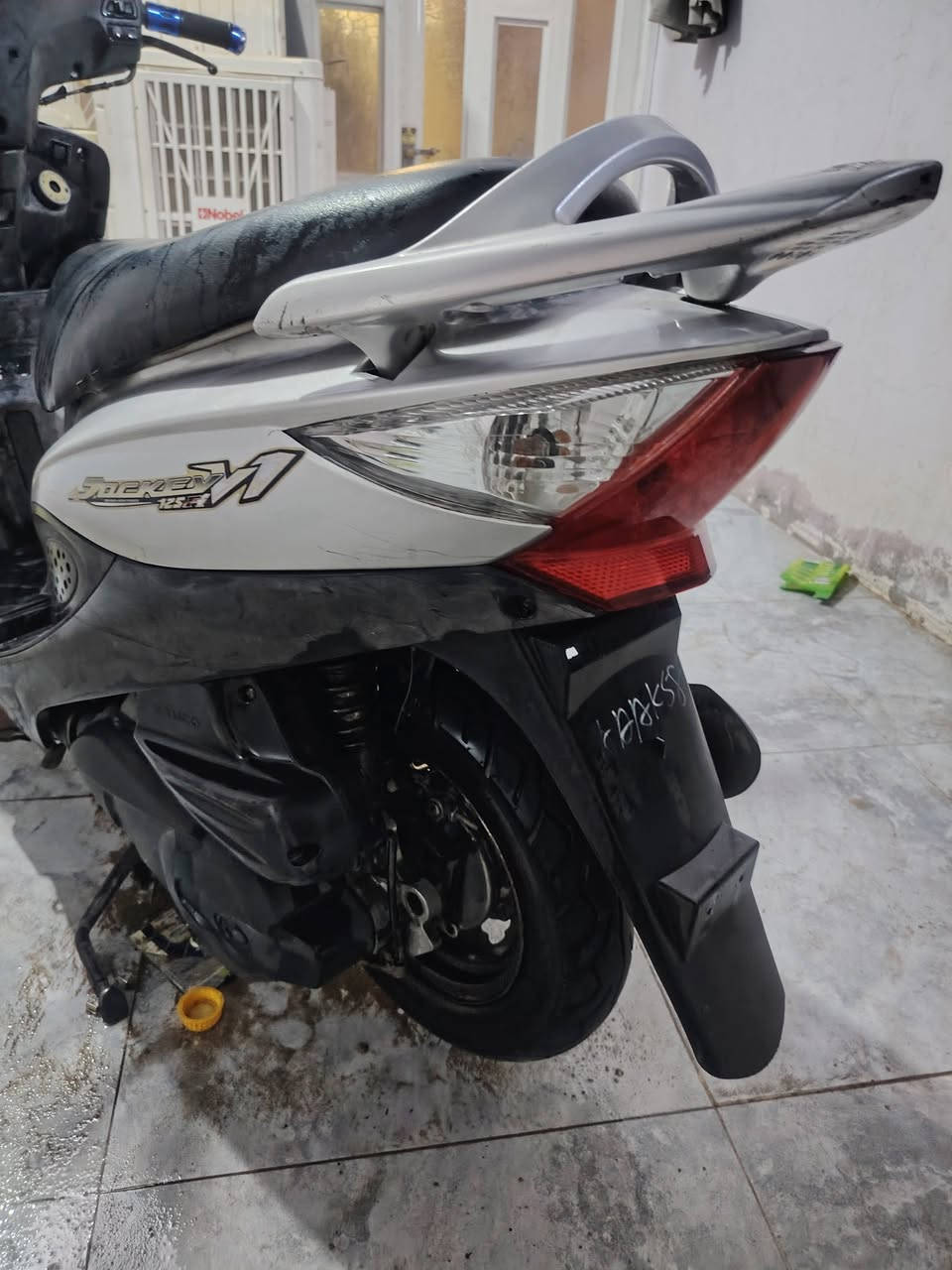 دراجة • شارع مطار