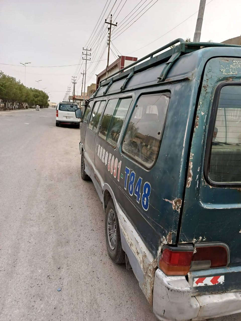 السلام عليكم 
كيا اسيا 14 راكب موديل 95 سنويتها ساقطة
رقمها احمر قادسية
محركها نص ونص
كير زين
تايرات 2 جدد و2 نص ونص 
ابيع كوم حديد اتعهد سرقة وعشاير
سعرها مناسب بـ20 وبيها مجال للي يريد يسترزق بيها تفيد اهل الخطوط راح تجيكم الطلاب 
***********
السماوة قضاء الخضر
