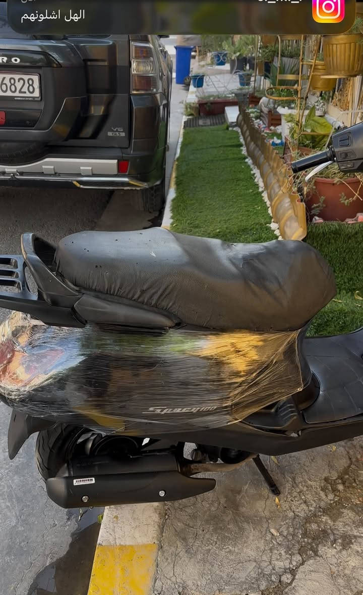 سلام عليكم 🛵
سبيسي 100 ياباني جاهزه تفاصيل بفديو 👇سعر(280)قفلل بدون عمله نهائيا مكاني بغداد الحريه رقم ***********

نص مكتوب في الصور:
- الهل اشلونهم